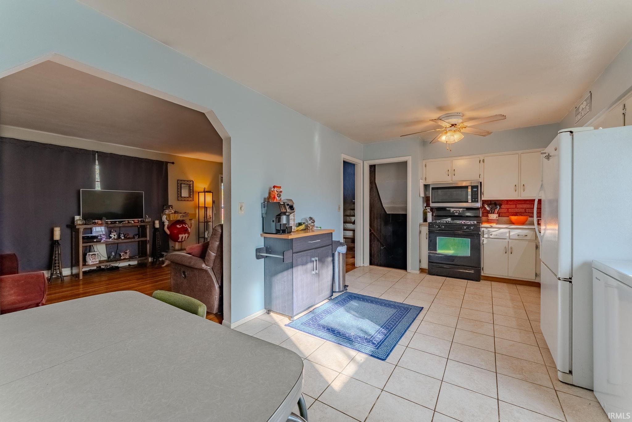 Photo 9 of 905 Sunset Drive