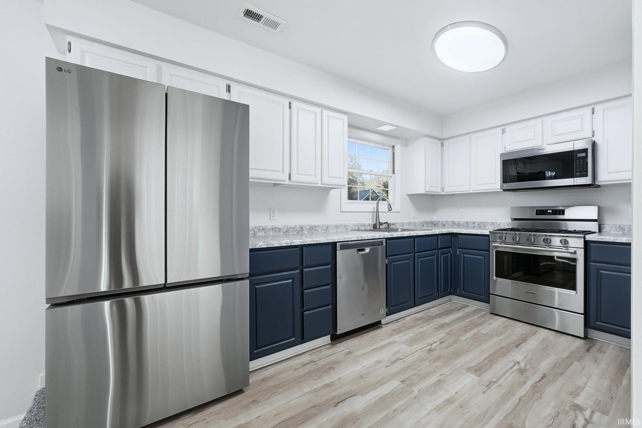 Photo 4 of 1004 Fall Creek Avenue