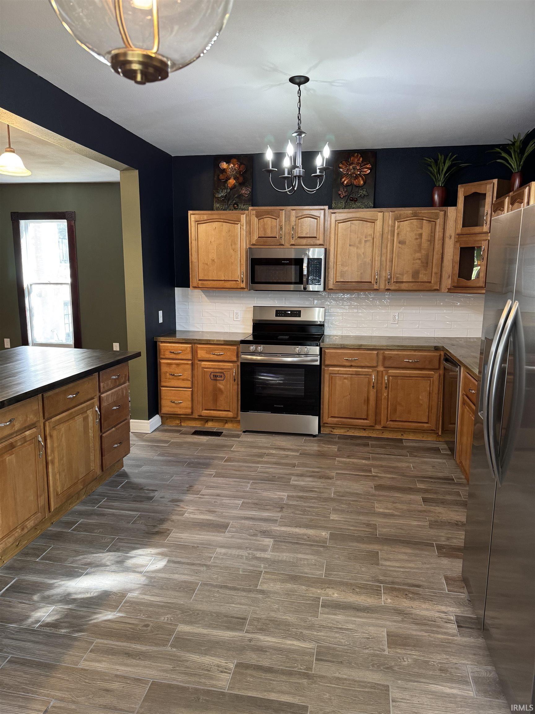 Photo 10 of 35 E Sinclair Street