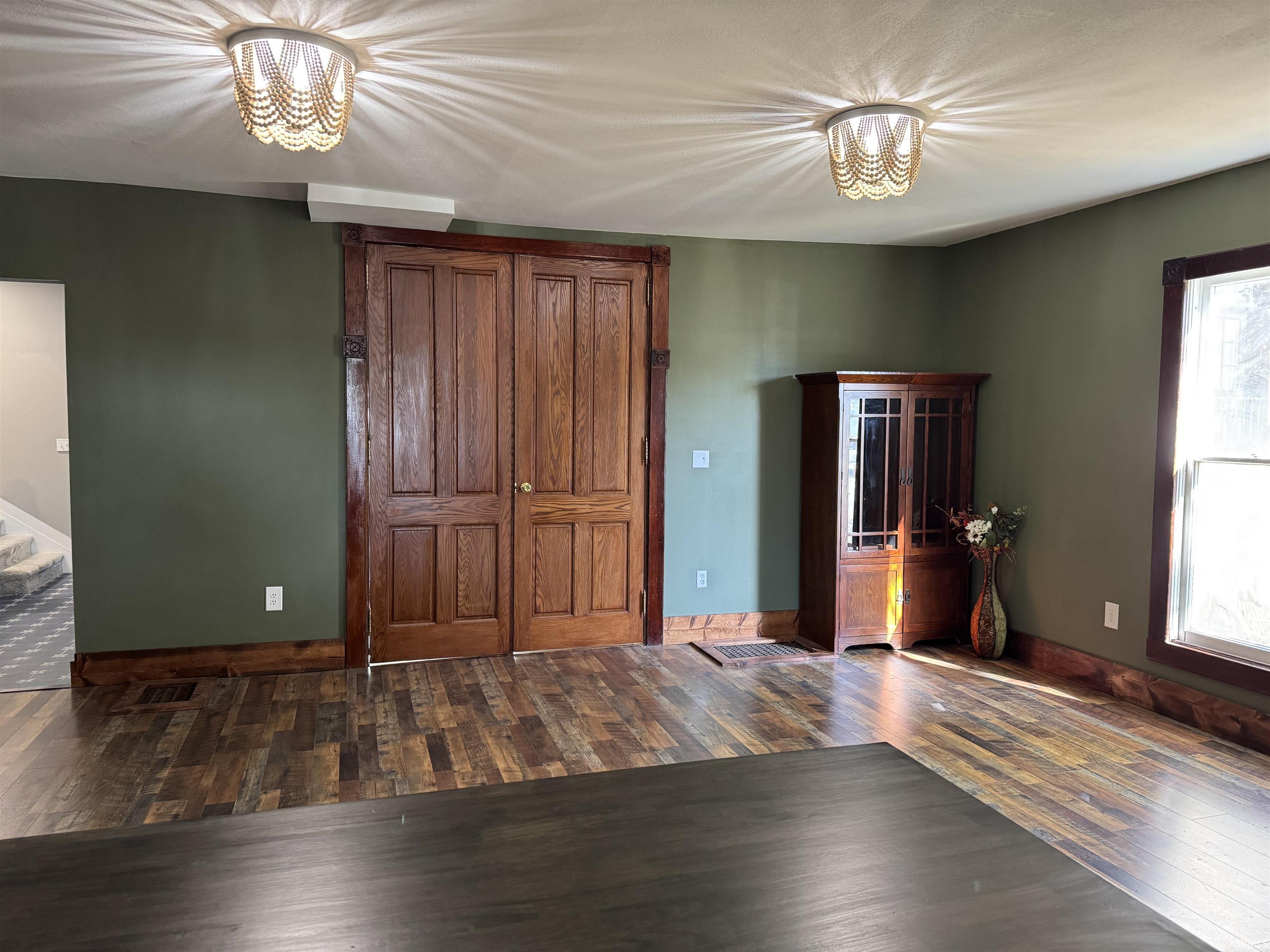 Photo 14 of 35 E Sinclair Street