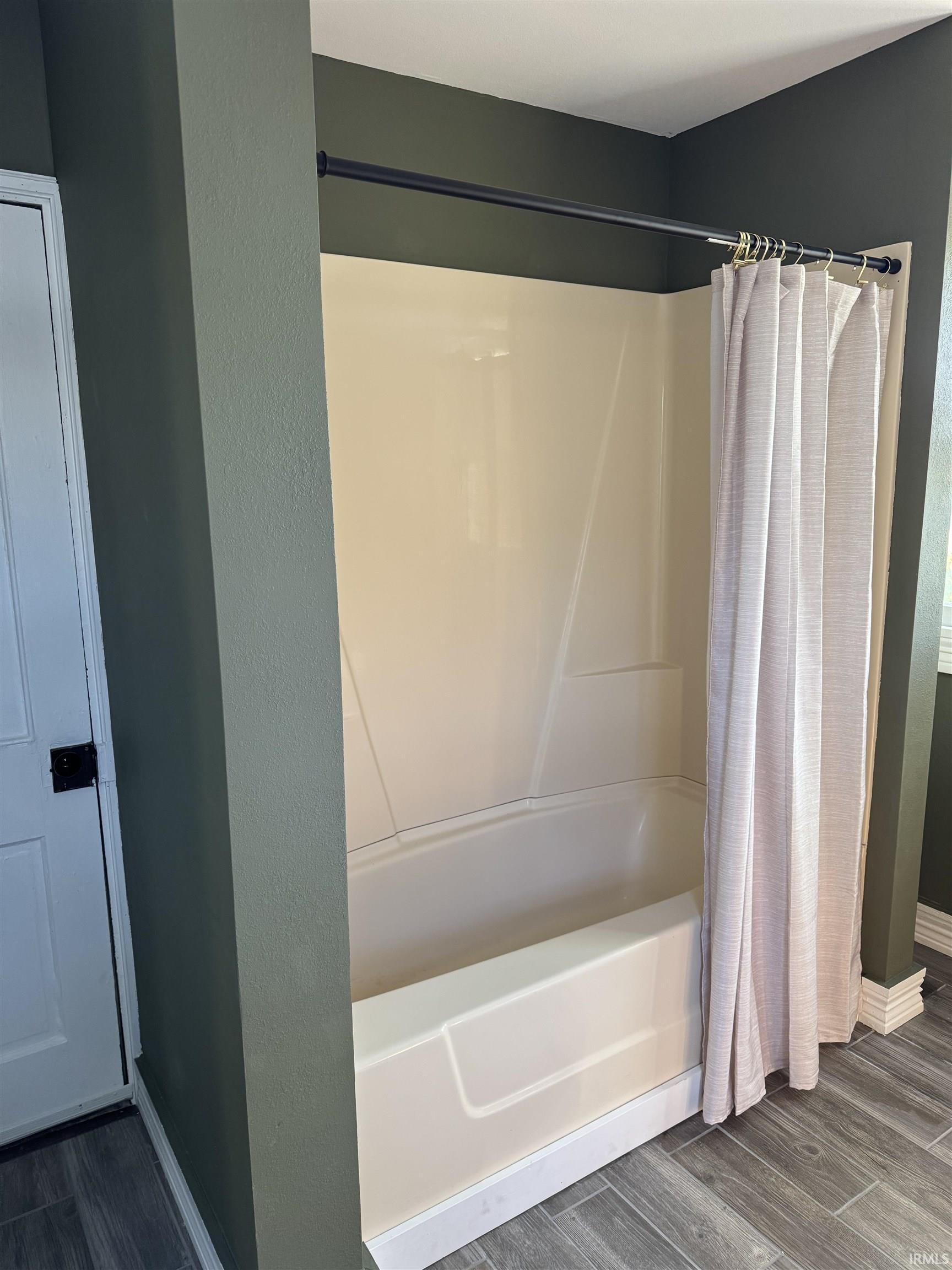 Photo 24 of 35 E Sinclair Street