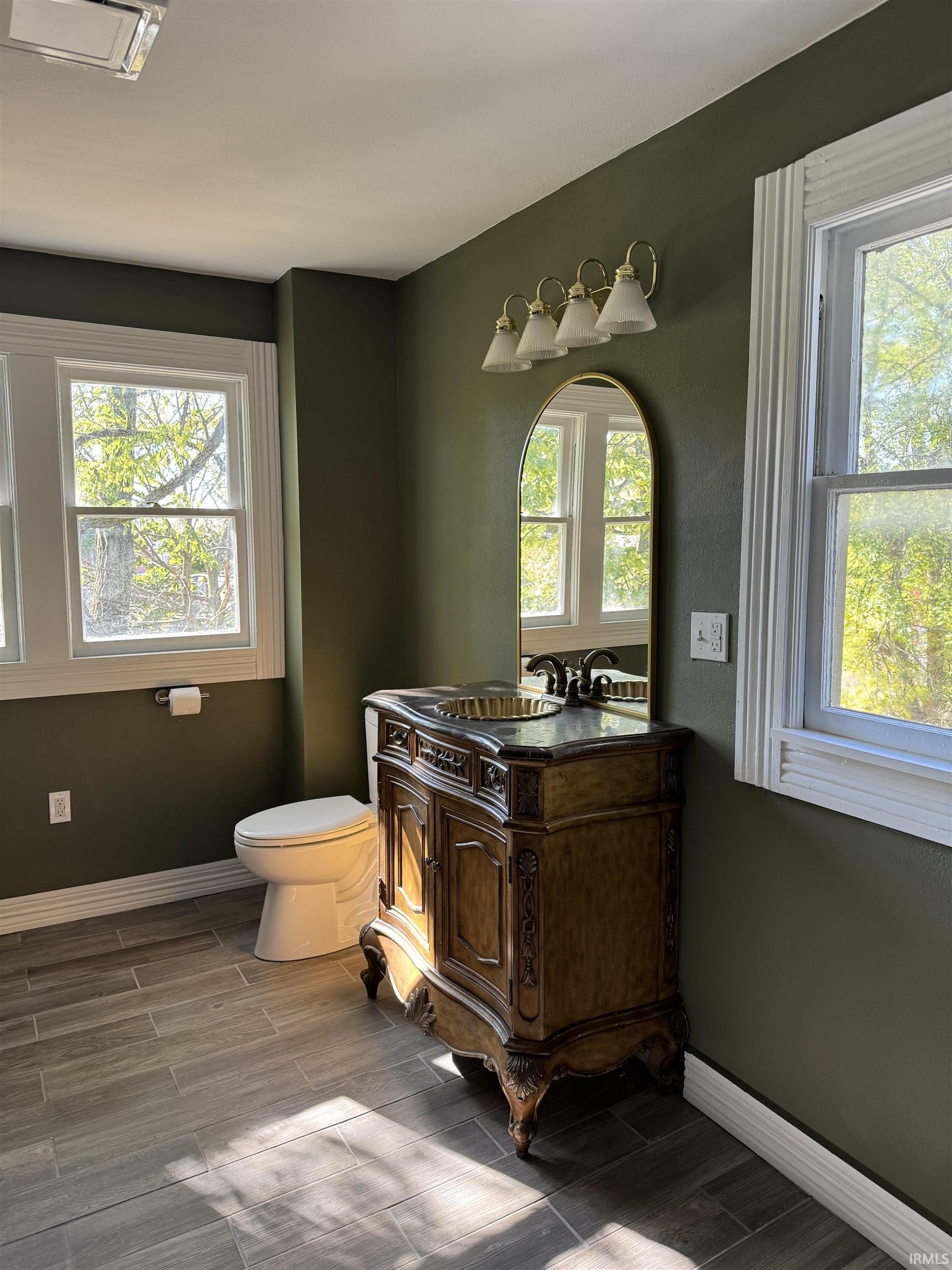 Photo 25 of 35 E Sinclair Street