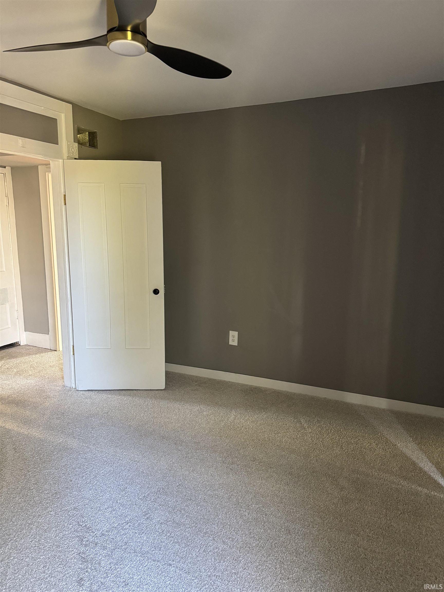 Photo 27 of 35 E Sinclair Street