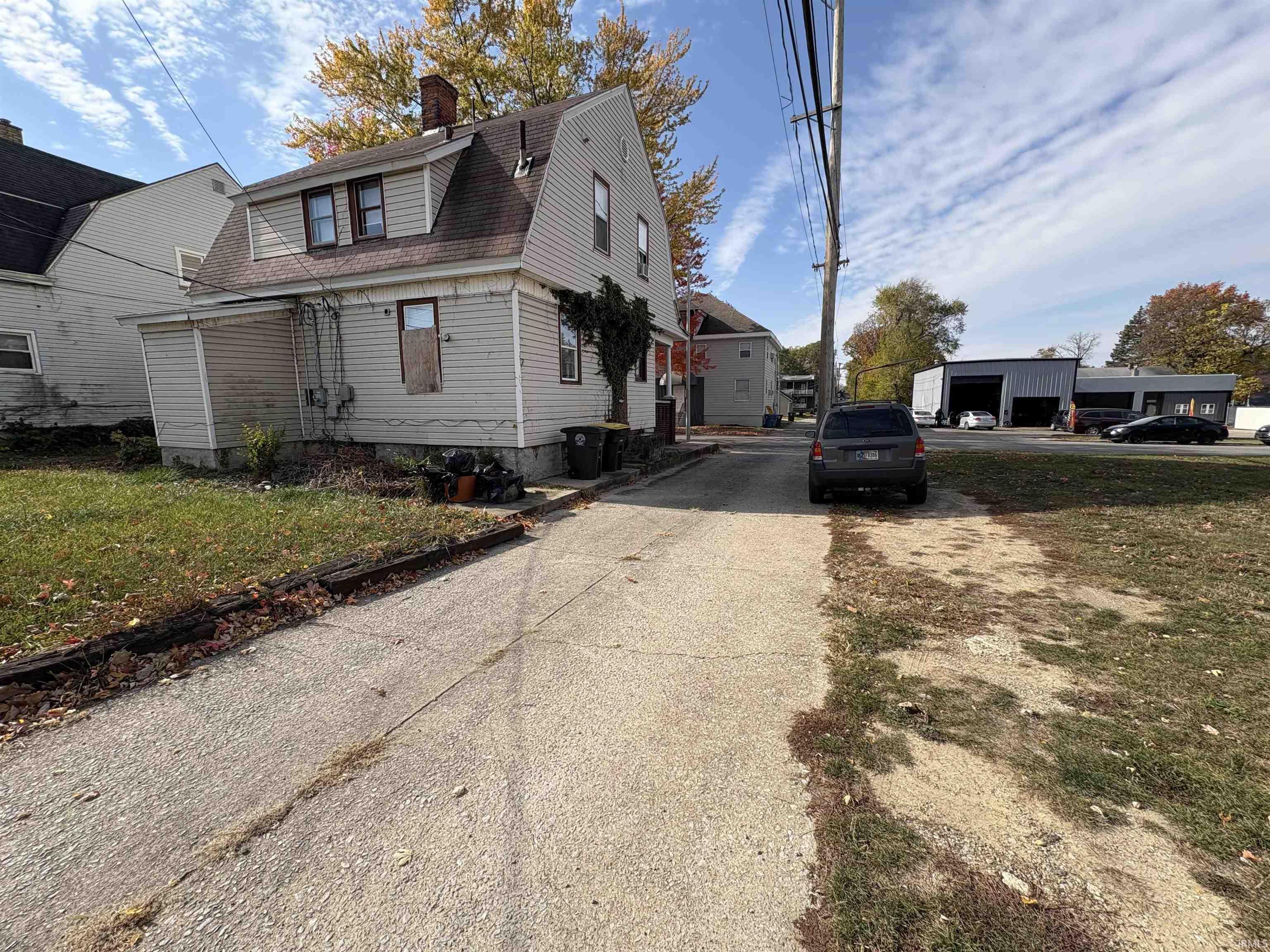 Photo 6 of 123 W Williams Street