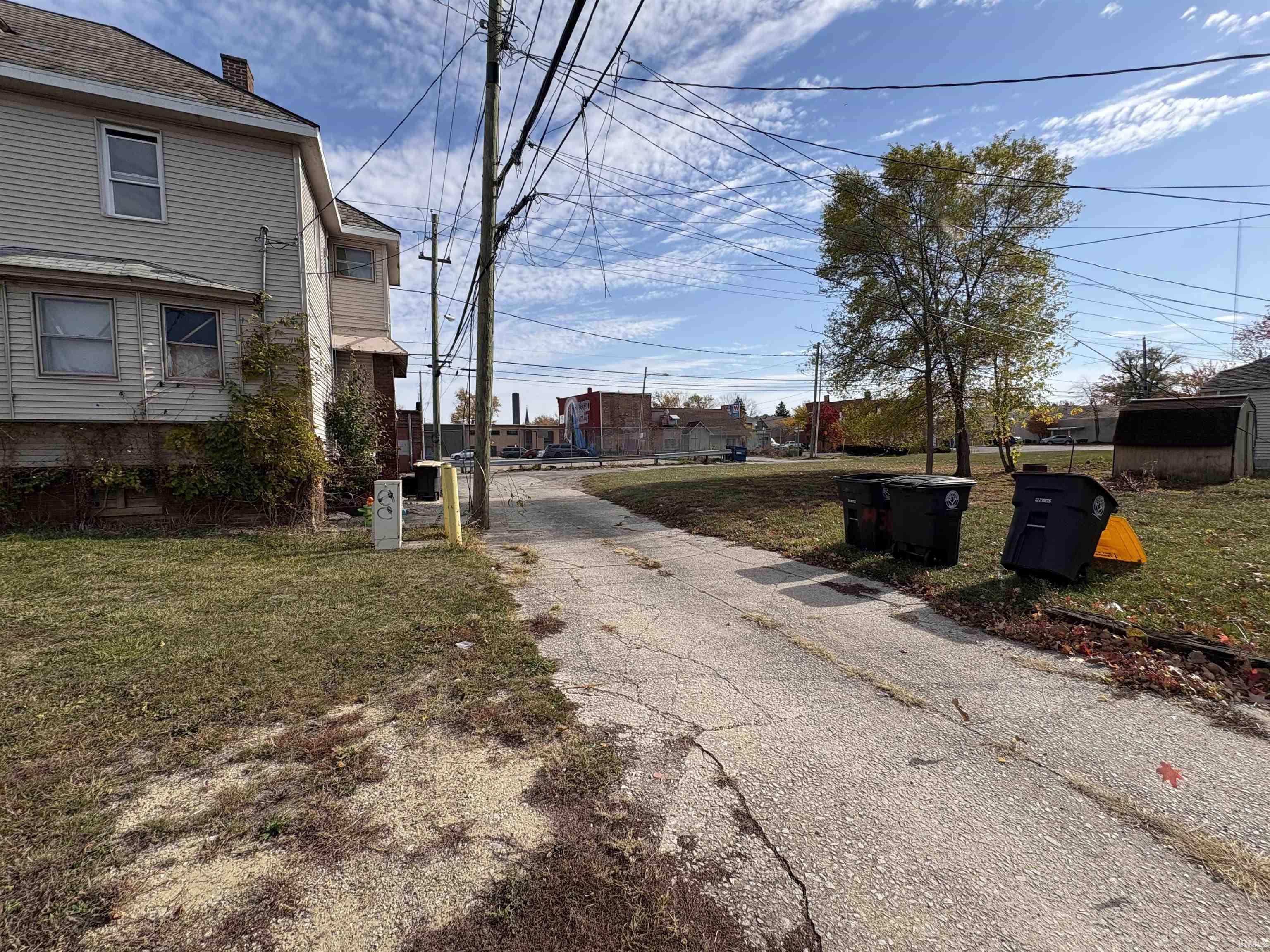 Photo 7 of 123 W Williams Street