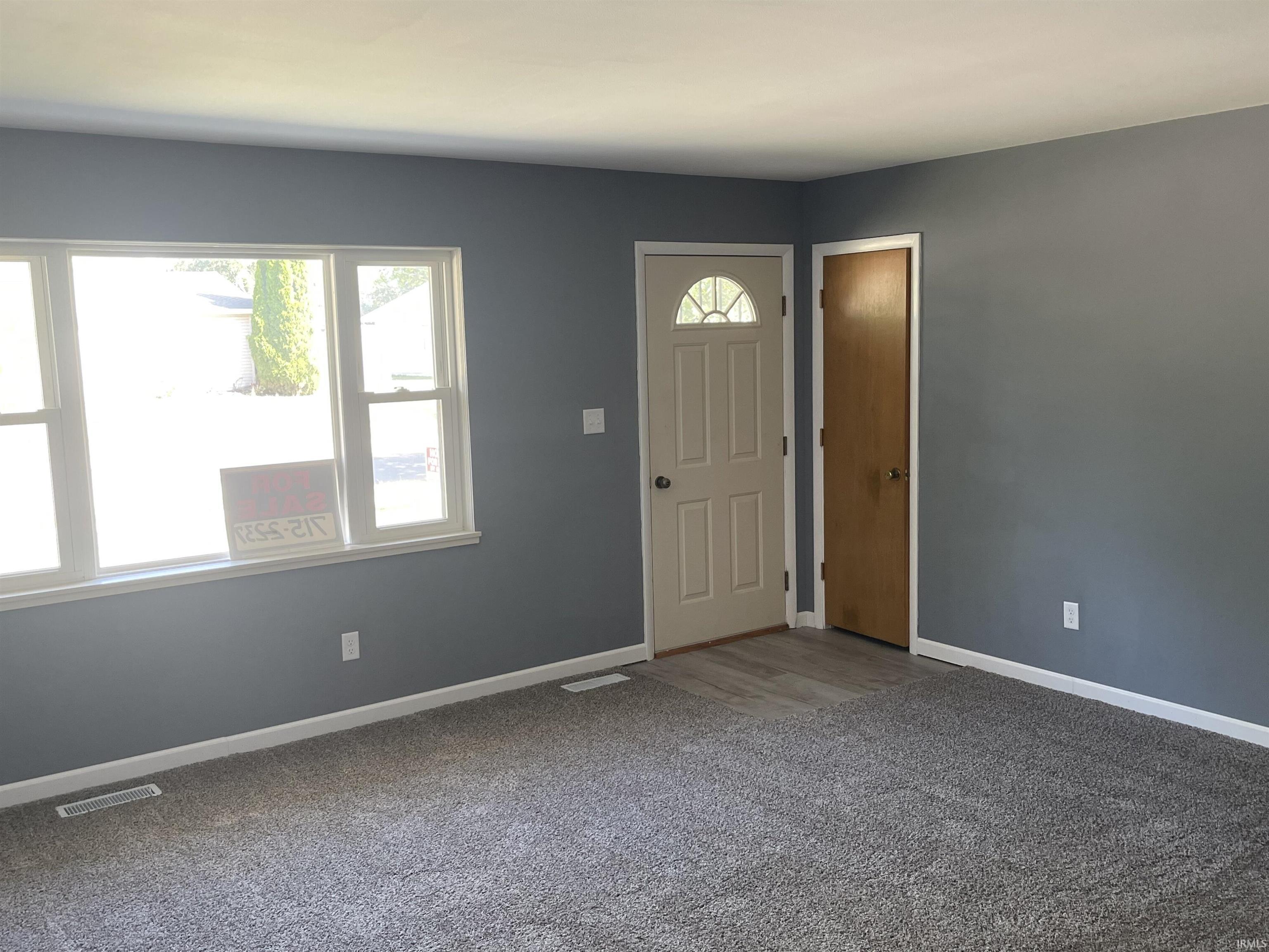 Photo 4 of 2215 Saint Louis Avenue