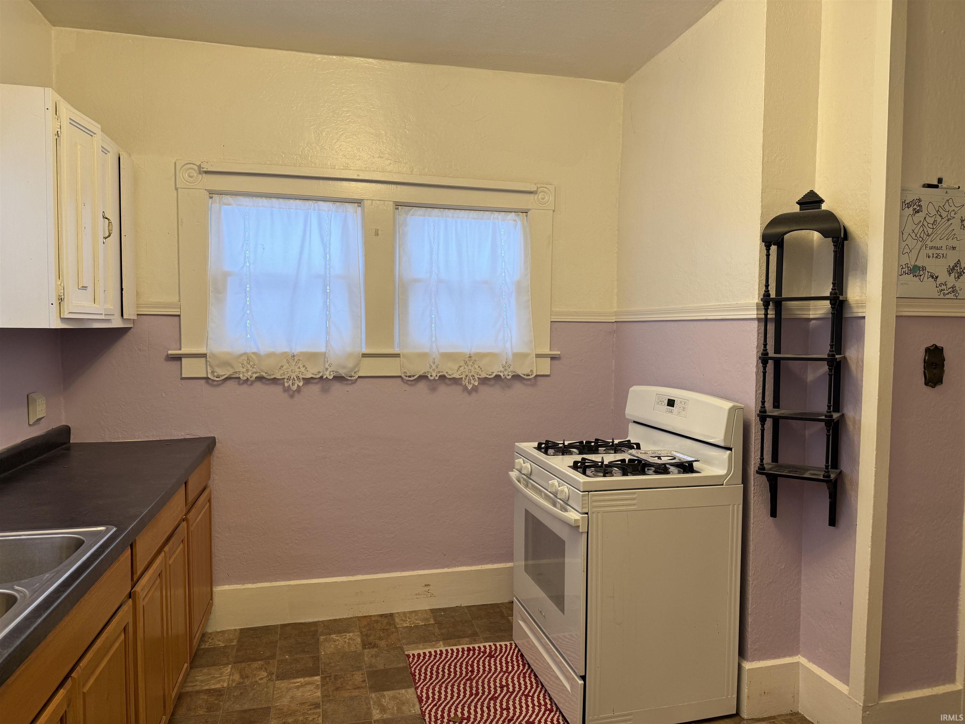 Photo 6 of 612 Mclean Street