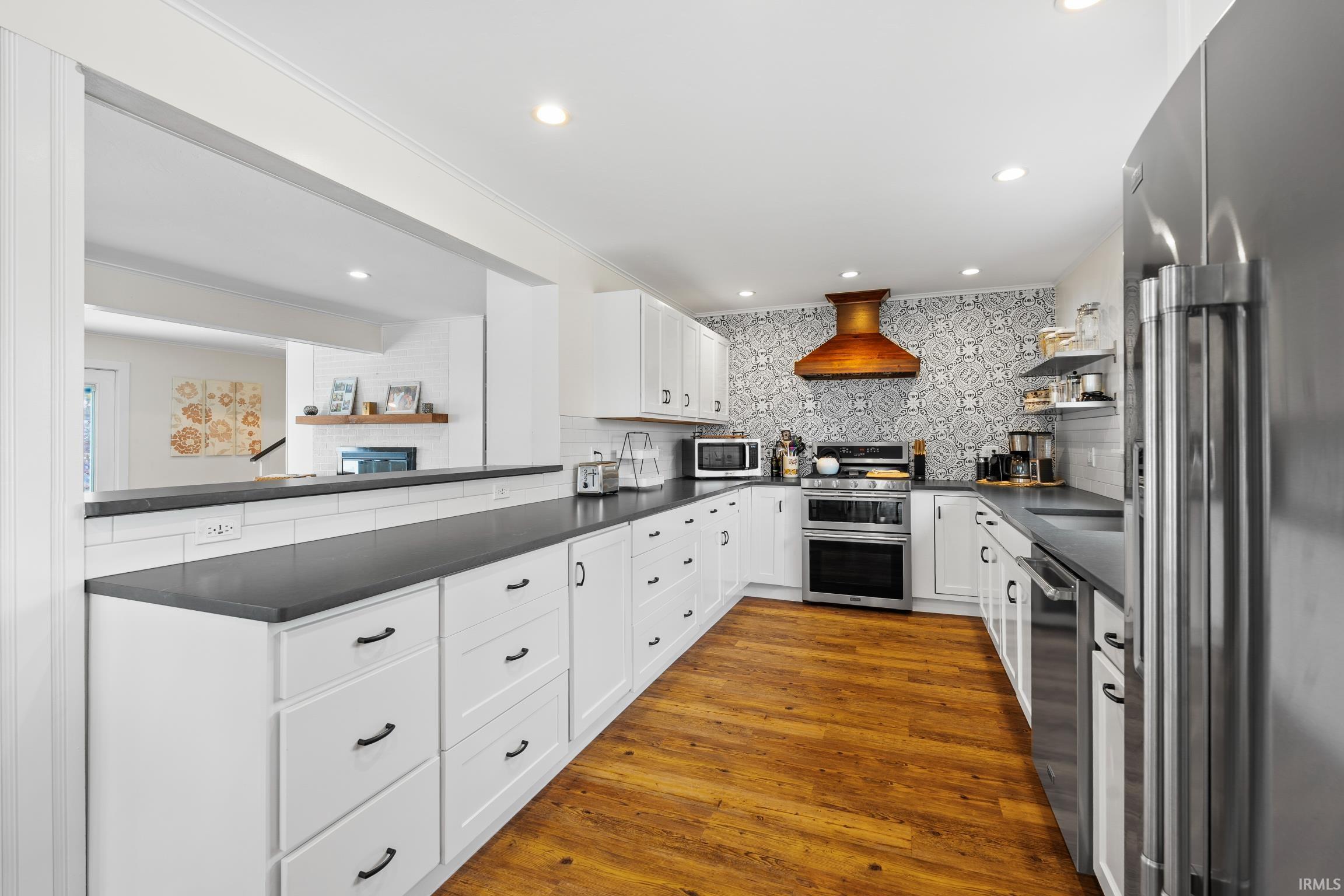 Photo 17 of 10492 N Elwood Avenue