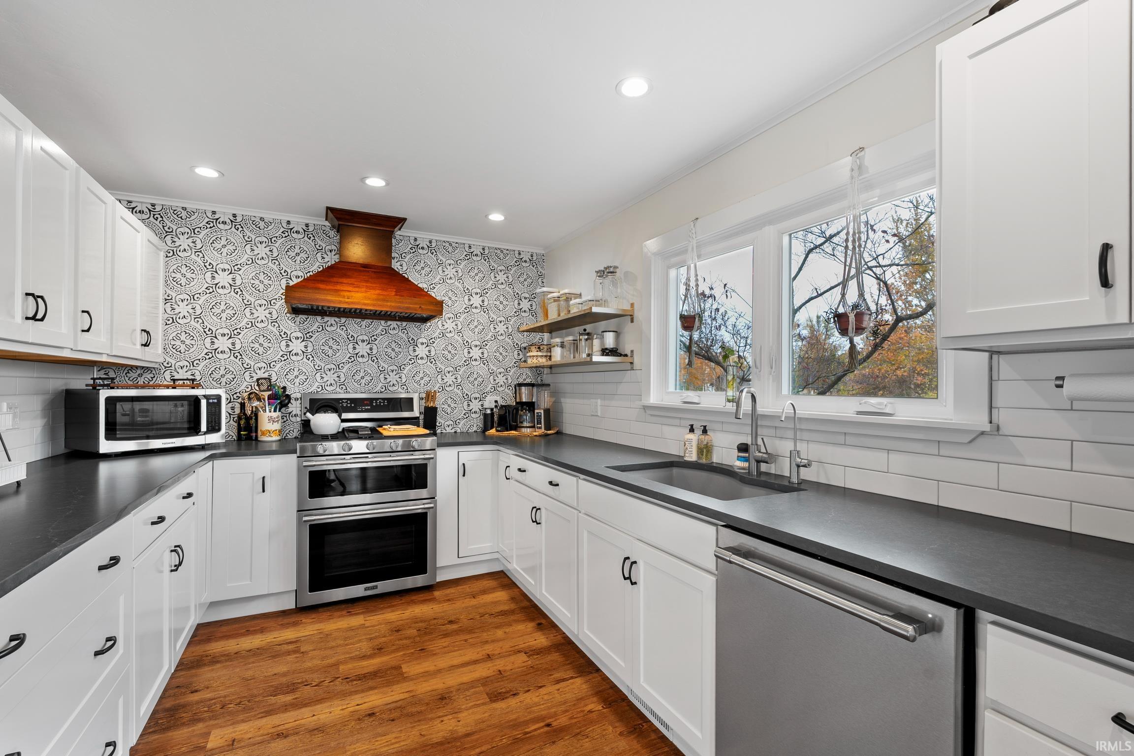 Photo 19 of 10492 N Elwood Avenue