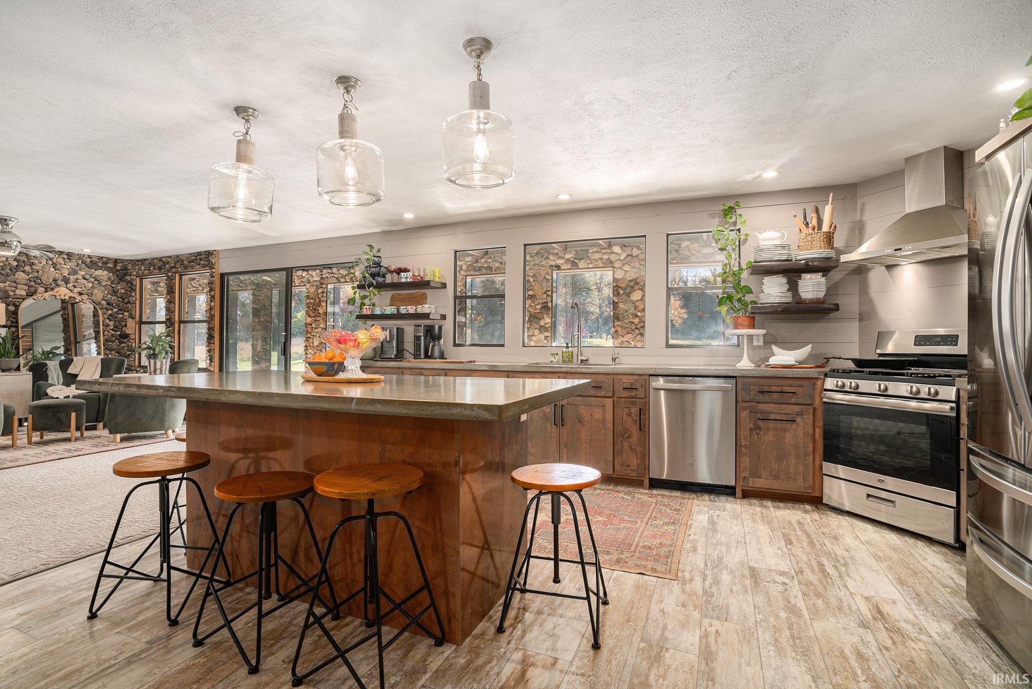 Photo 2 of 16015 County Road 4