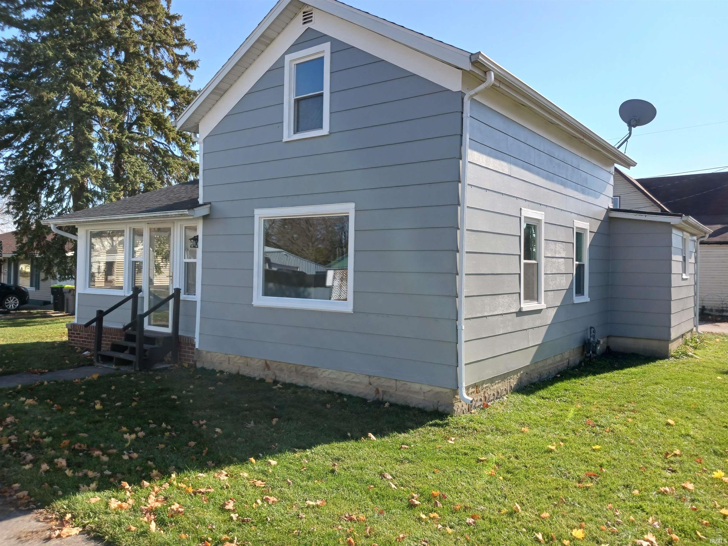 Photo 3 of 312 W Green Street