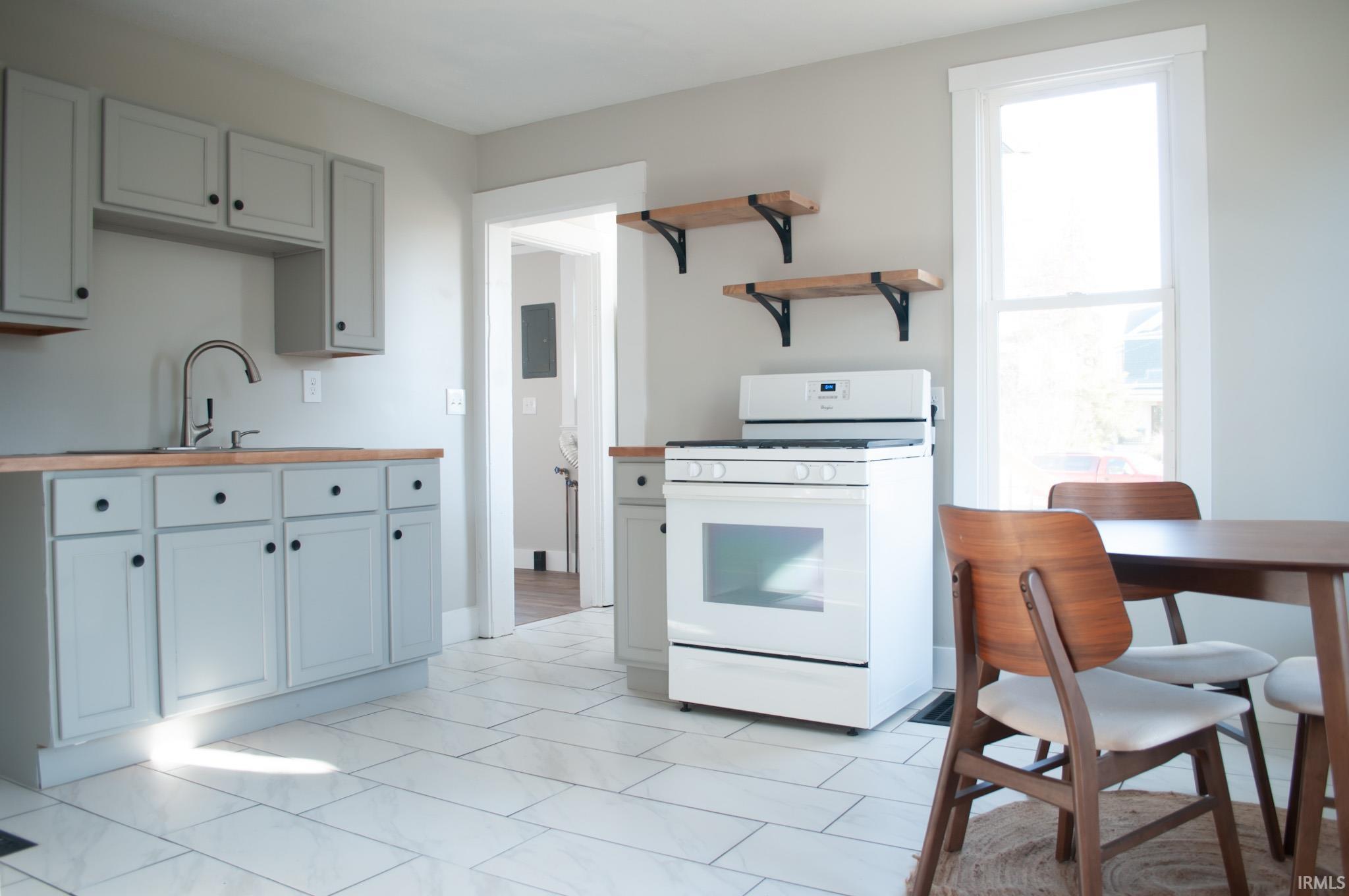 Photo 8 of 203 S Martin Street