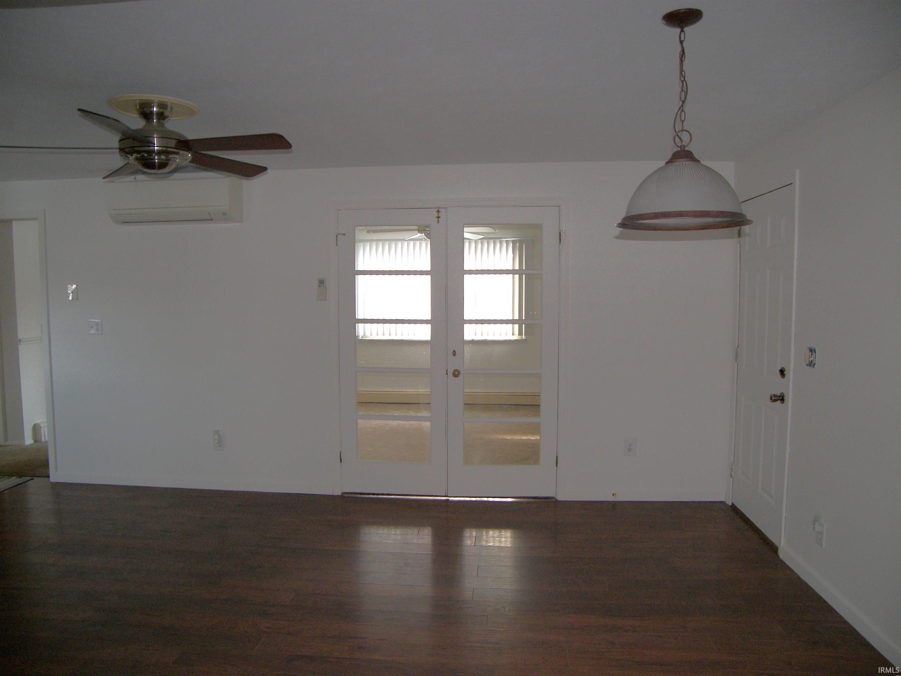 Photo 11 of 703 Ross Avenue