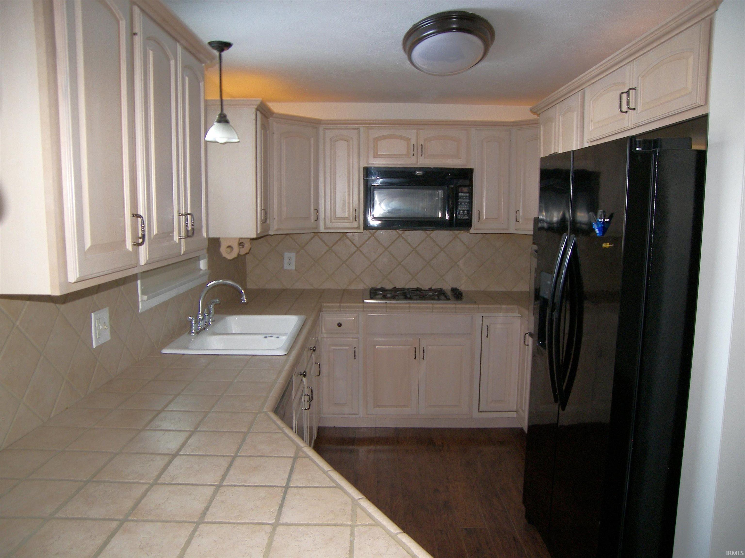 Photo 12 of 703 Ross Avenue