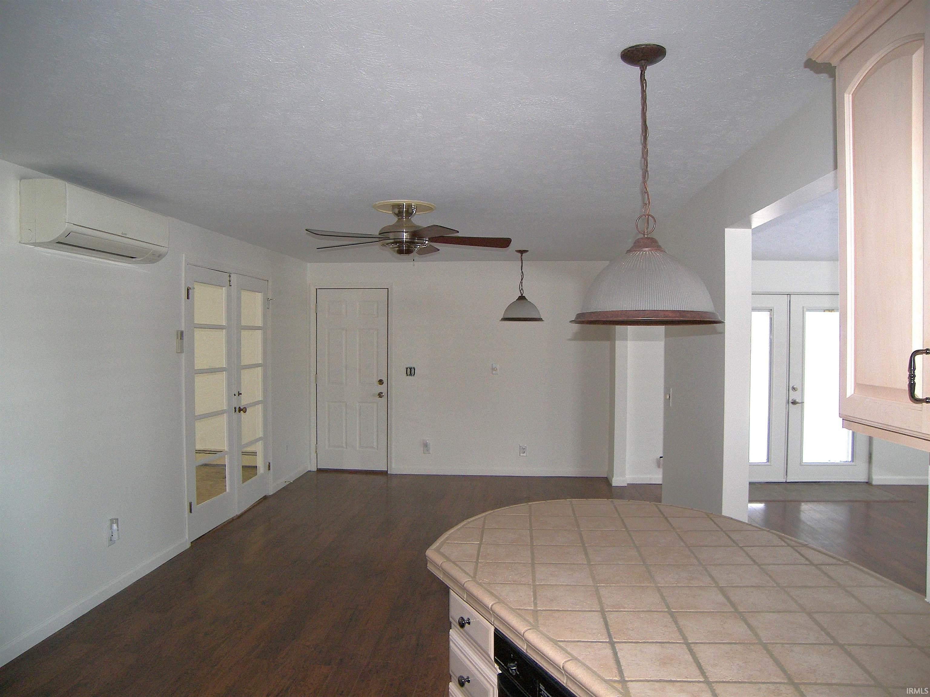 Photo 13 of 703 Ross Avenue