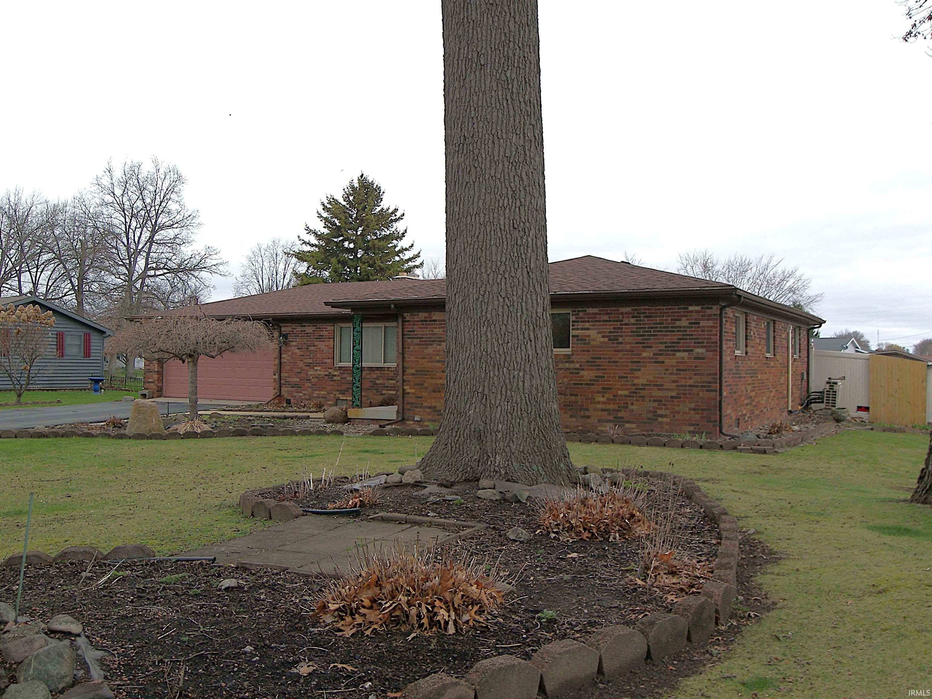 Photo 2 of 703 Ross Avenue
