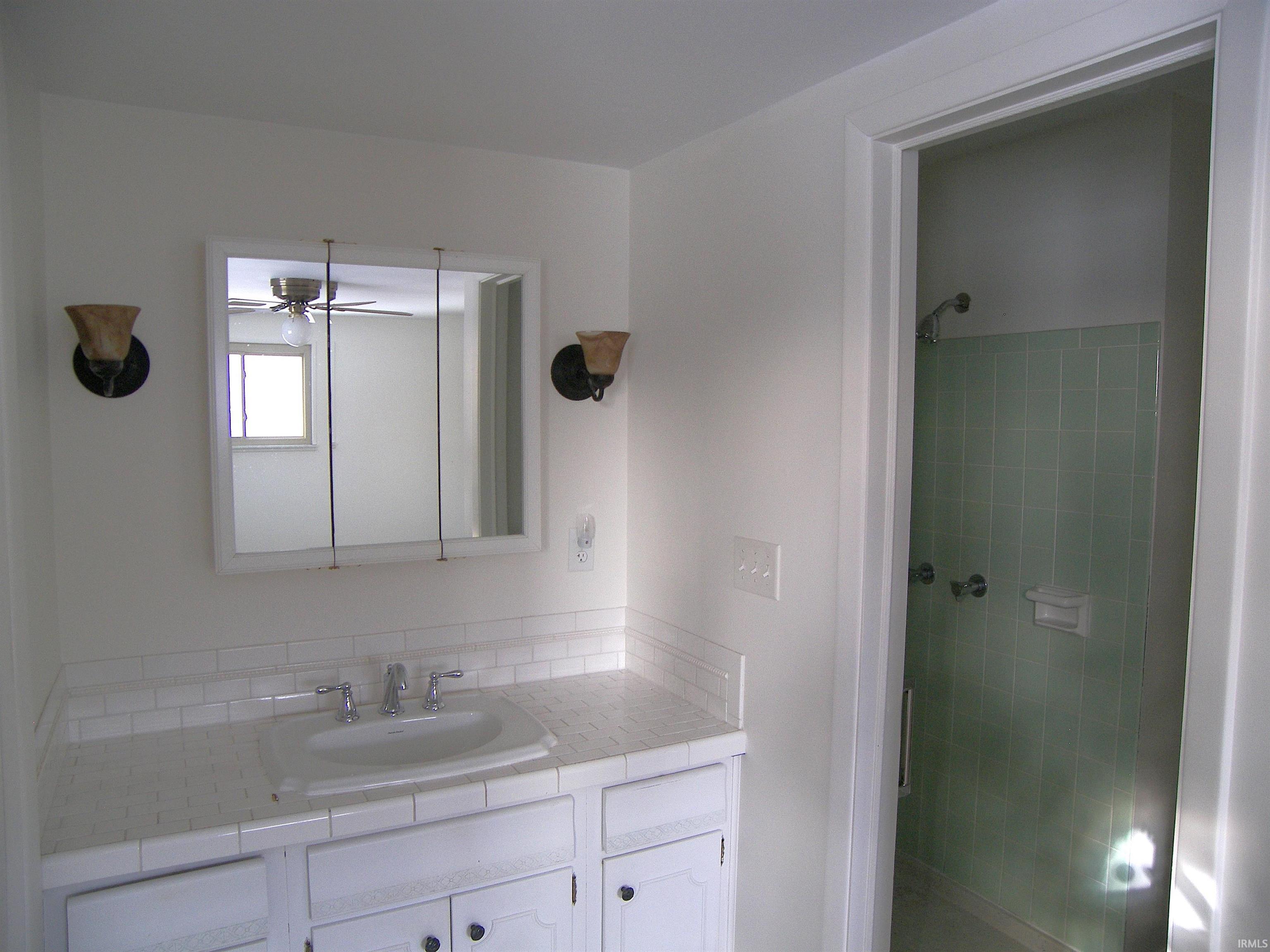 Photo 20 of 703 Ross Avenue