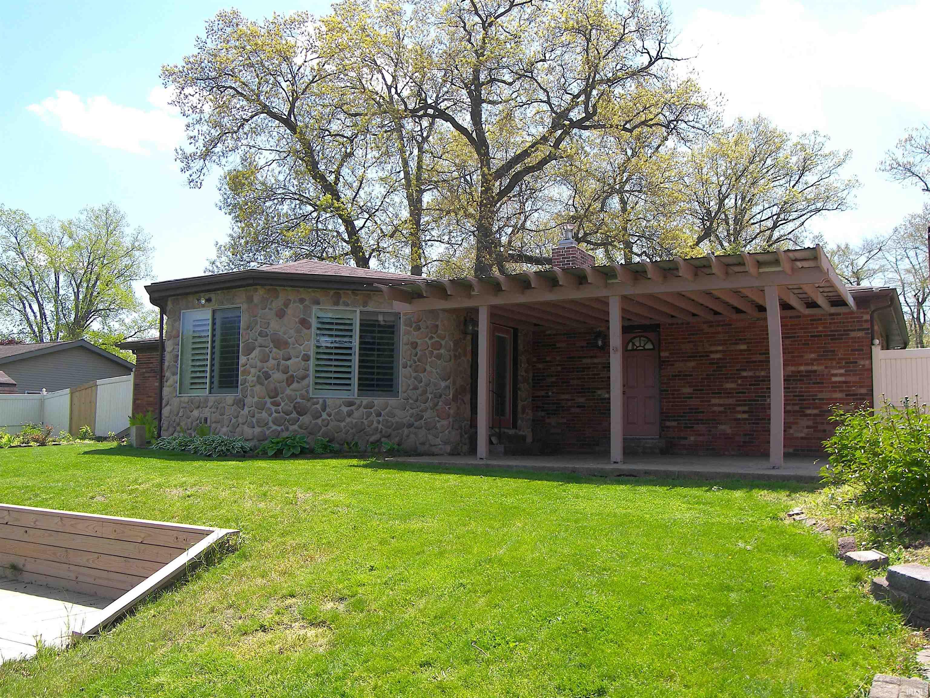 Photo 5 of 703 Ross Avenue