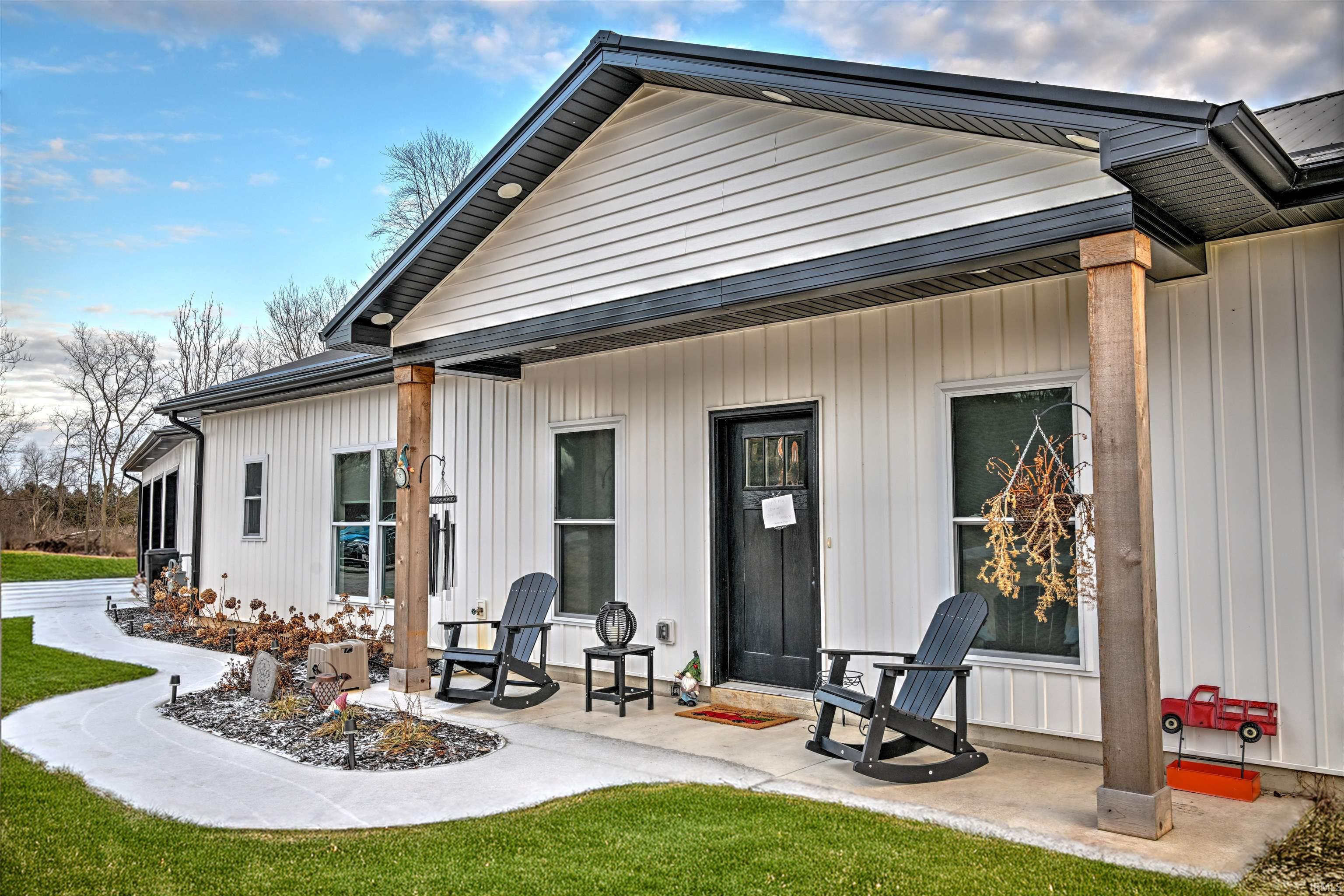 Photo 5 of 585 E Beer Road