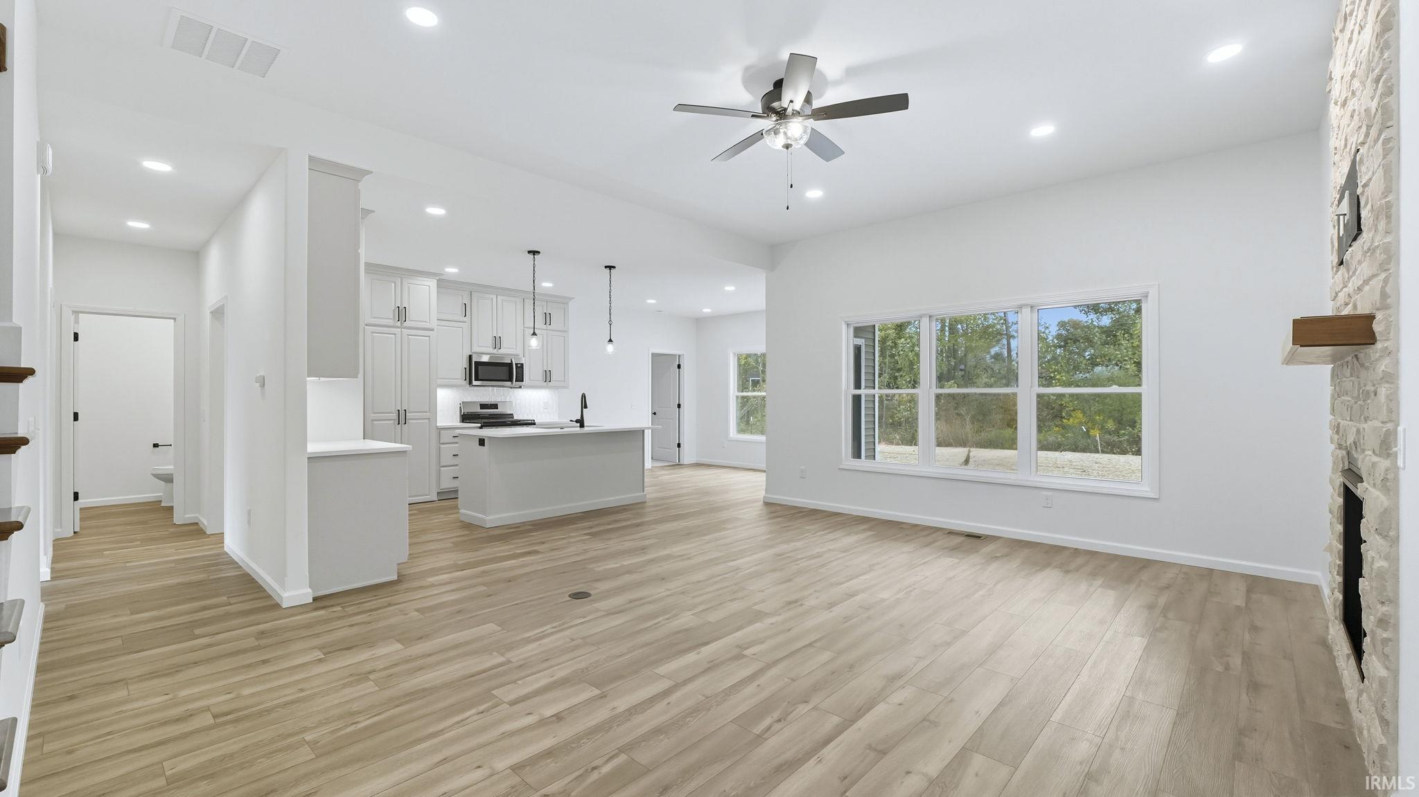 Photo 3 of 1110 Olympiada Knoll