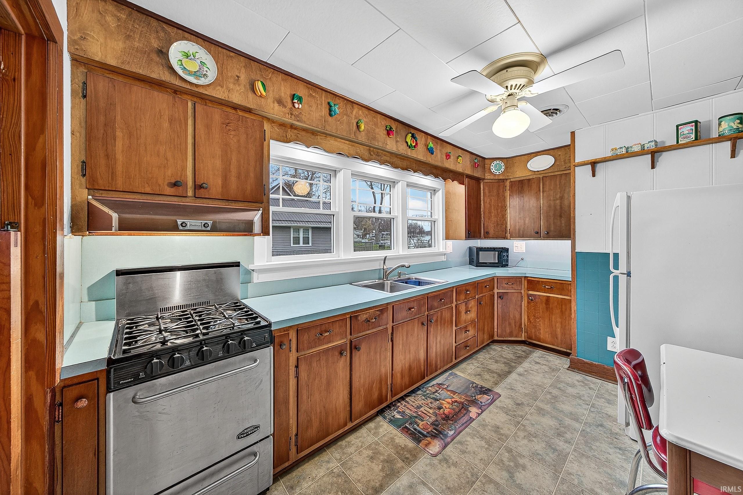 Photo 16 of 17 EMS T42B LN