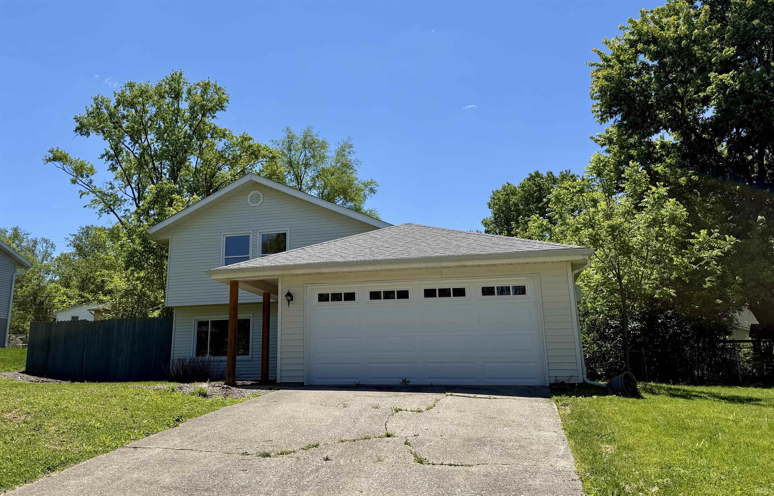 2nd image of 802 E Allendale Dr, Bloomington, IN 47401 | MLS# 202548140