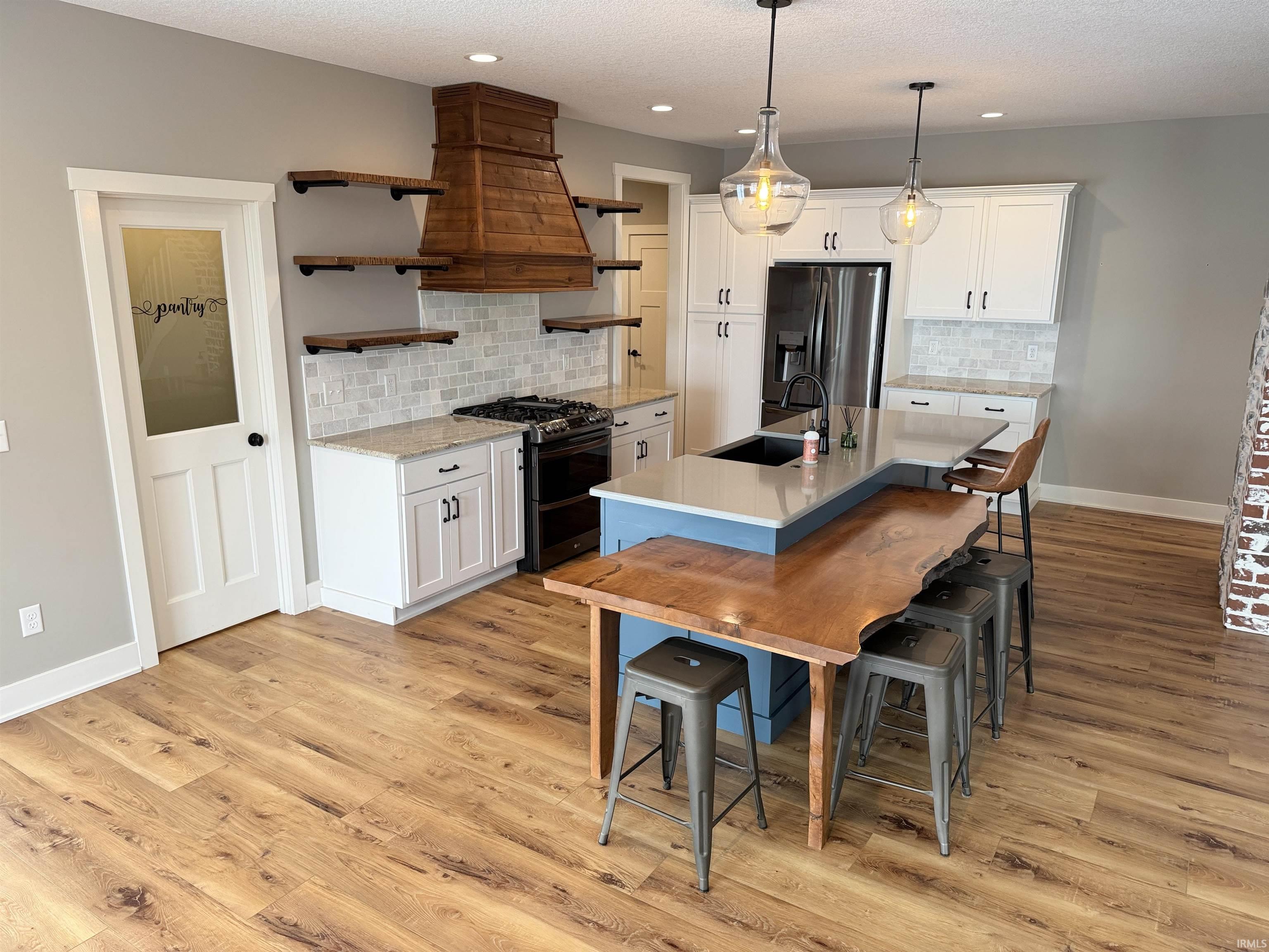 Photo 8 of 16467 Quarry Boulevard