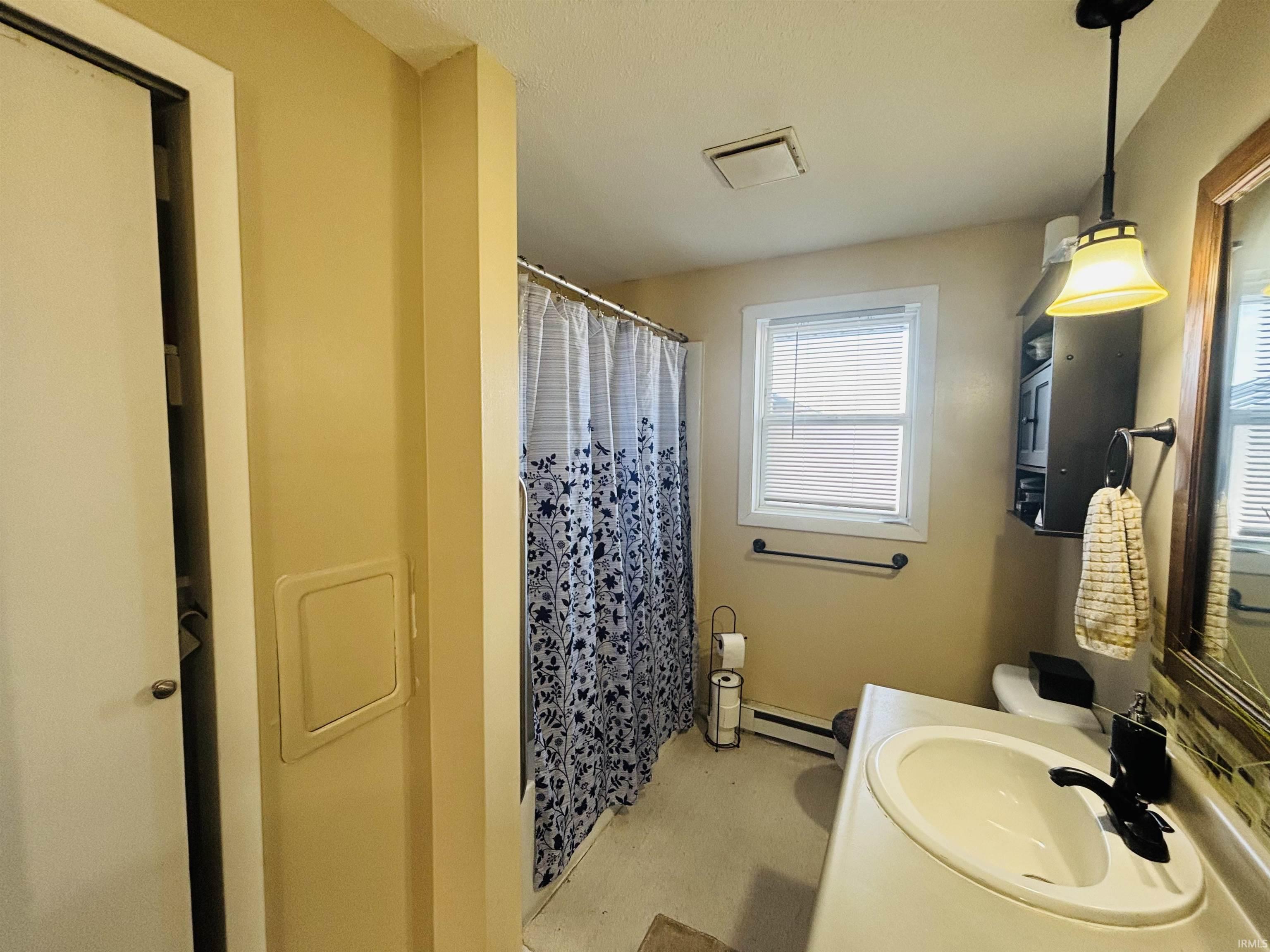 Photo 11 of 14720 state line Road