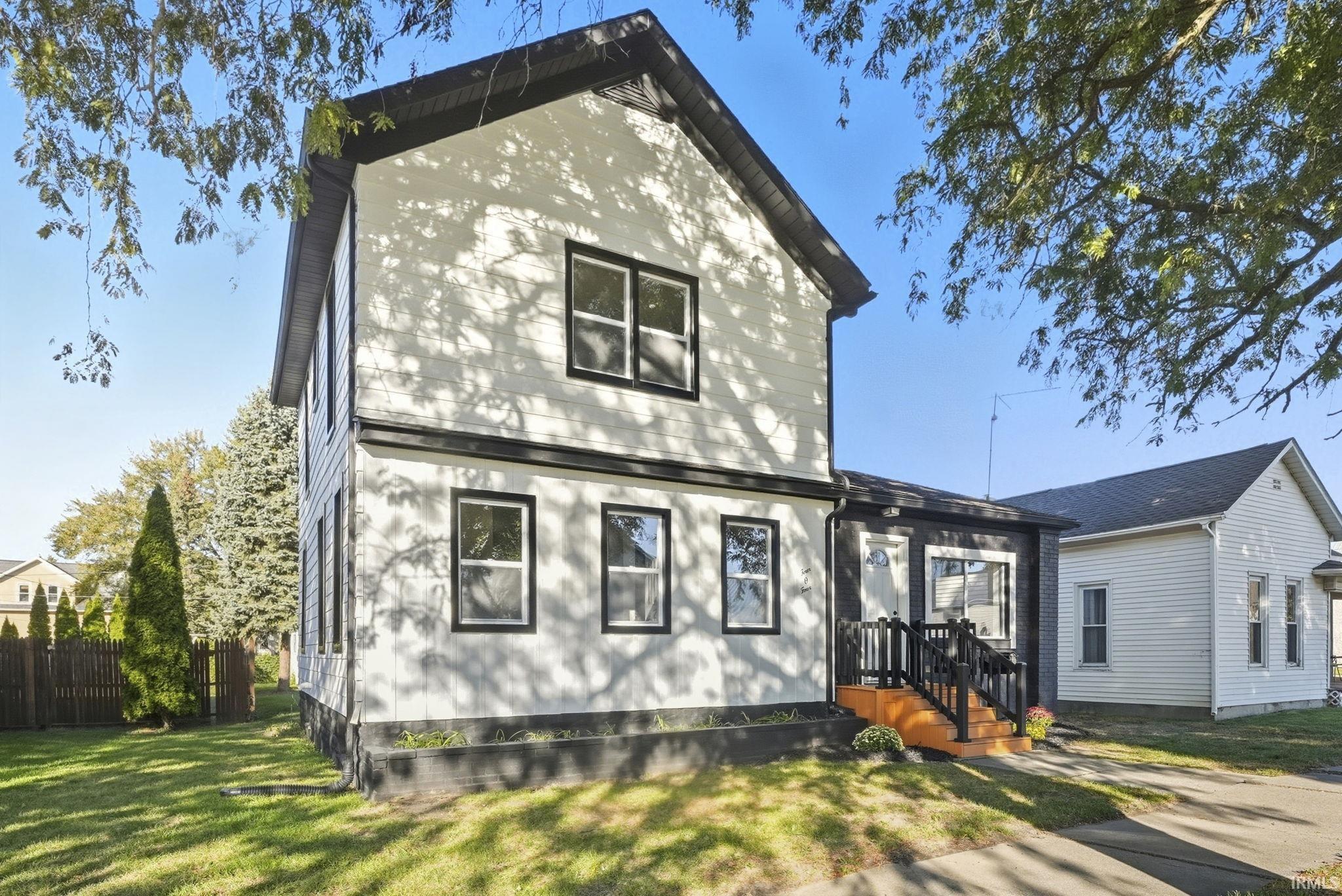 Photo 2 of 404 S Peters Street