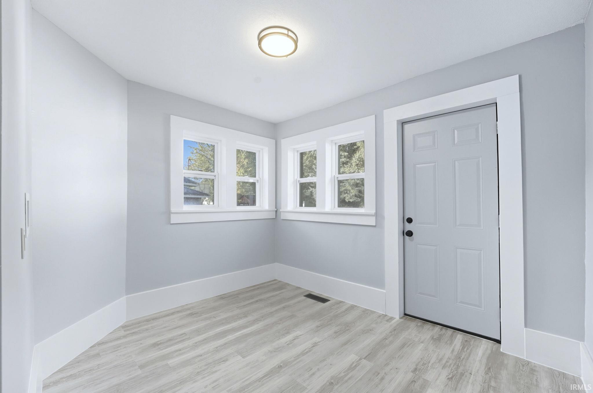 Photo 32 of 404 S Peters Street