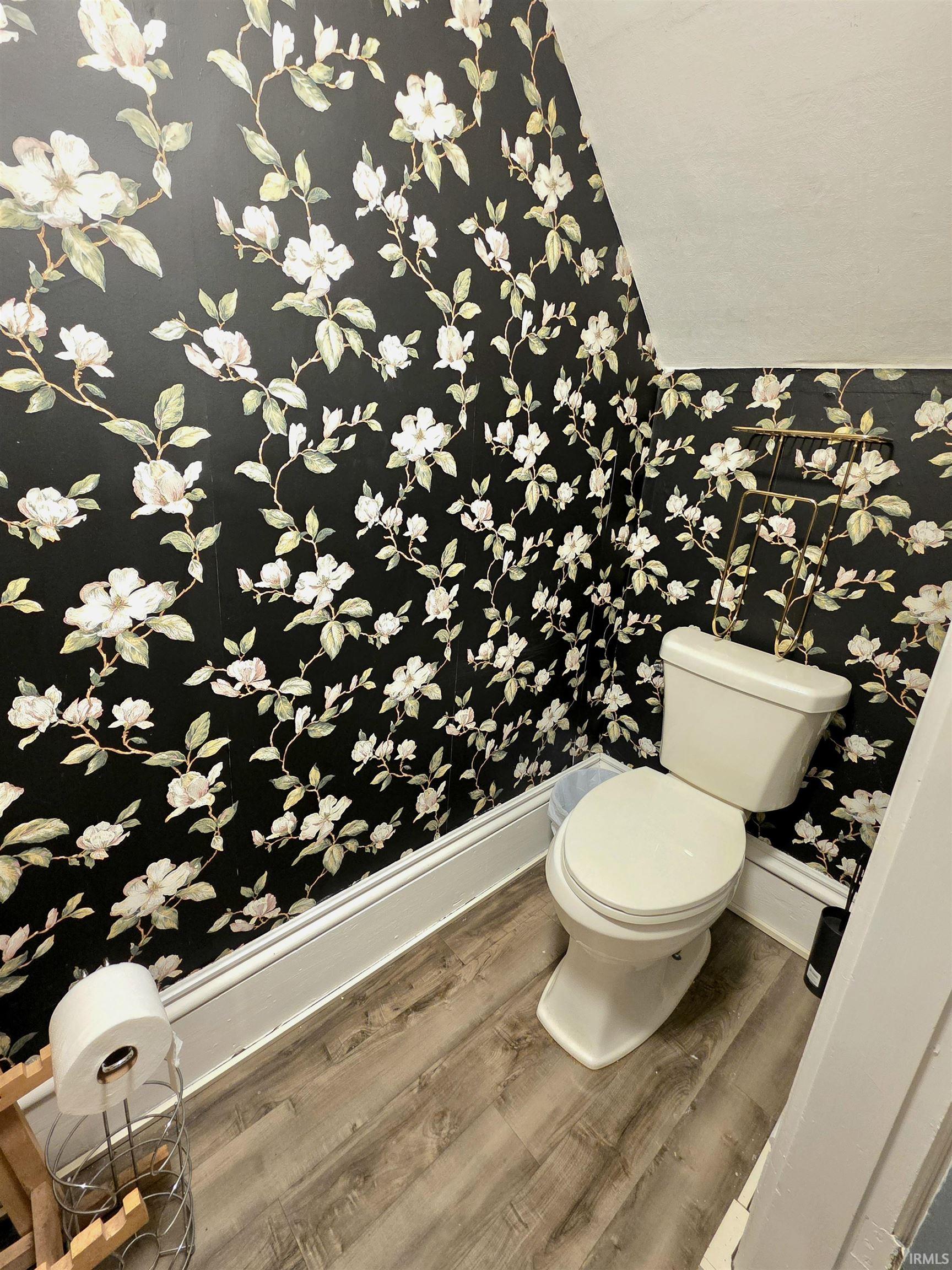 Photo 14 of 408 E Diamond Street