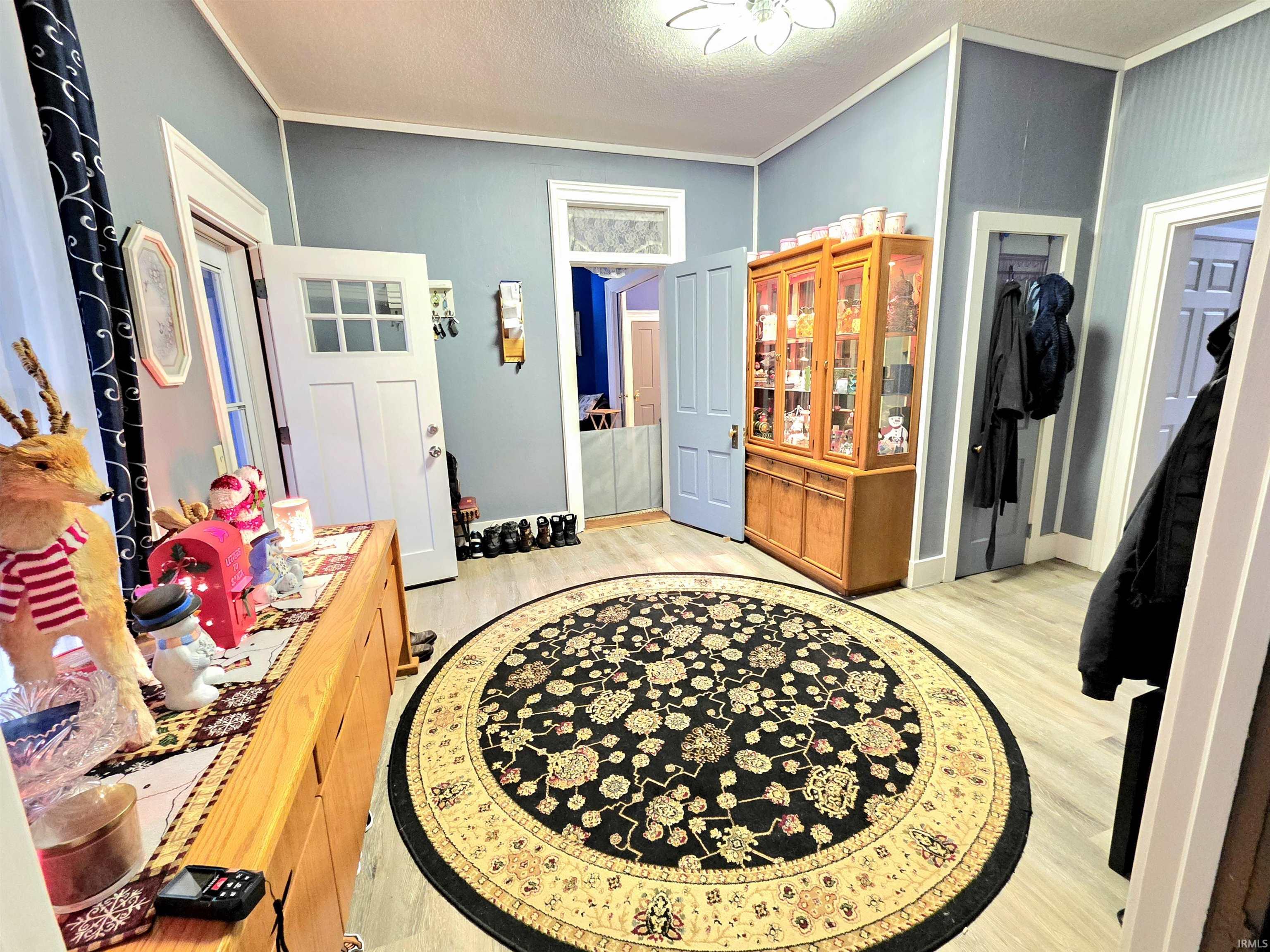 Photo 2 of 408 E Diamond Street