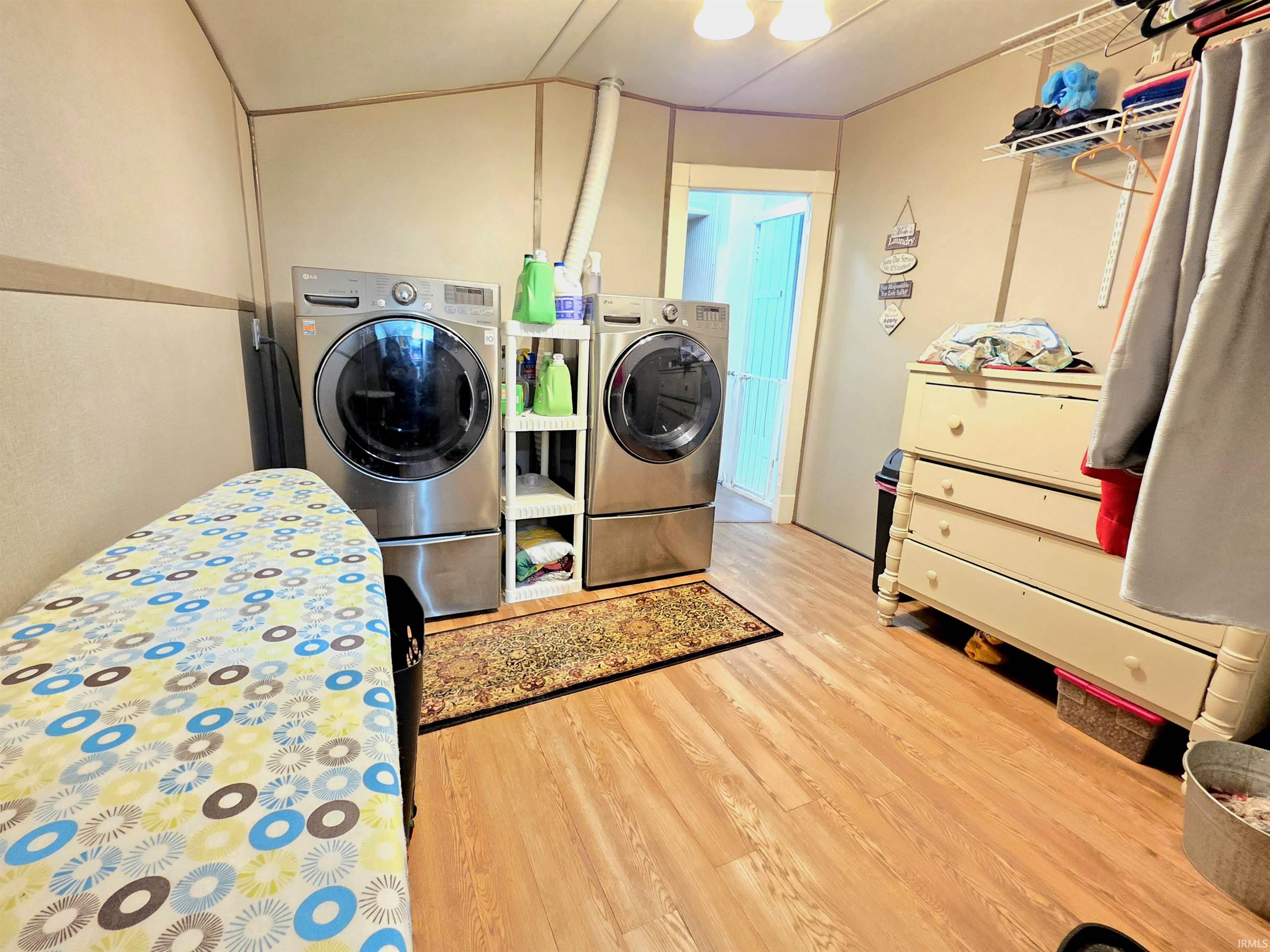 Photo 21 of 408 E Diamond Street