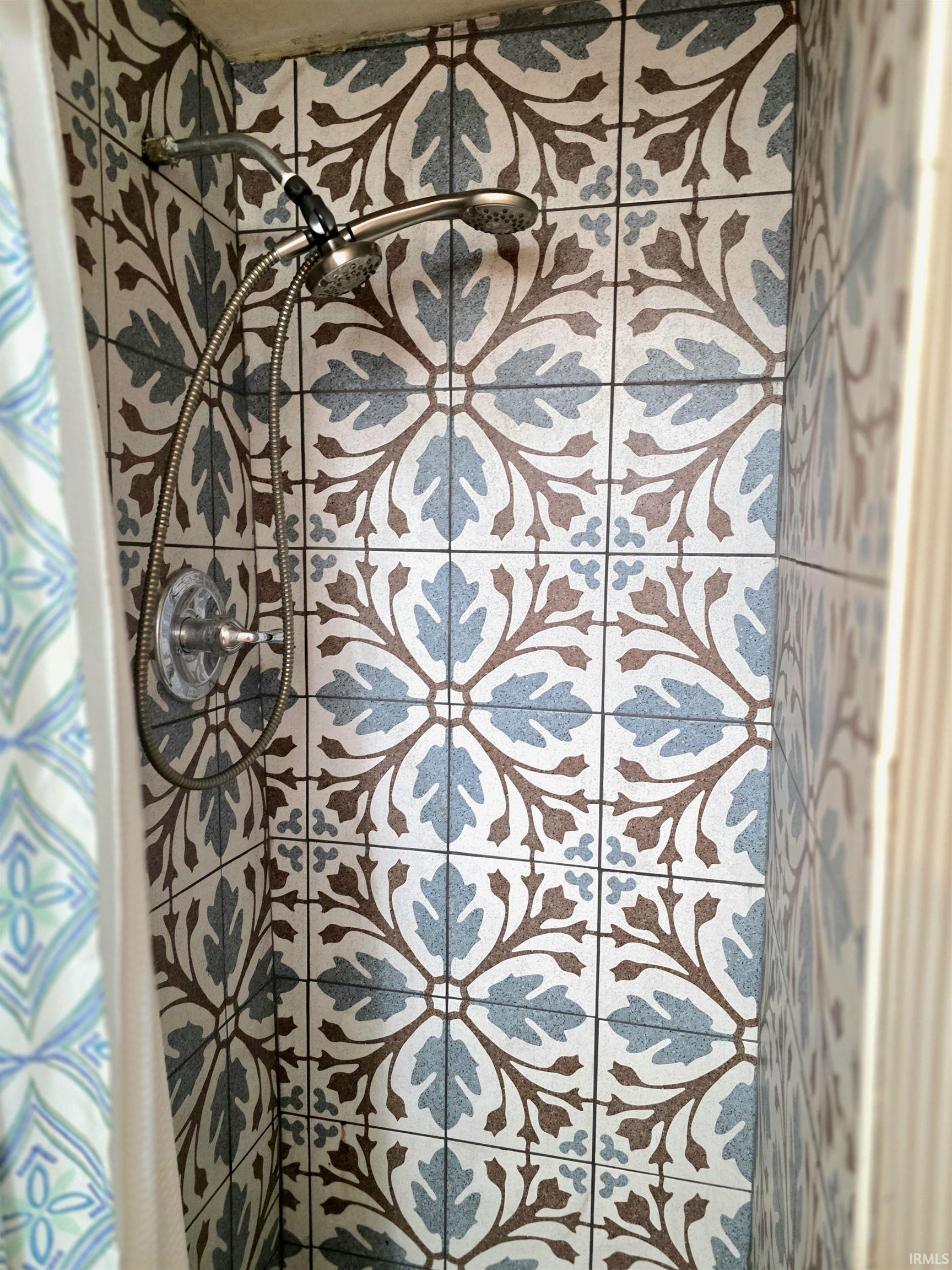 Photo 23 of 408 E Diamond Street