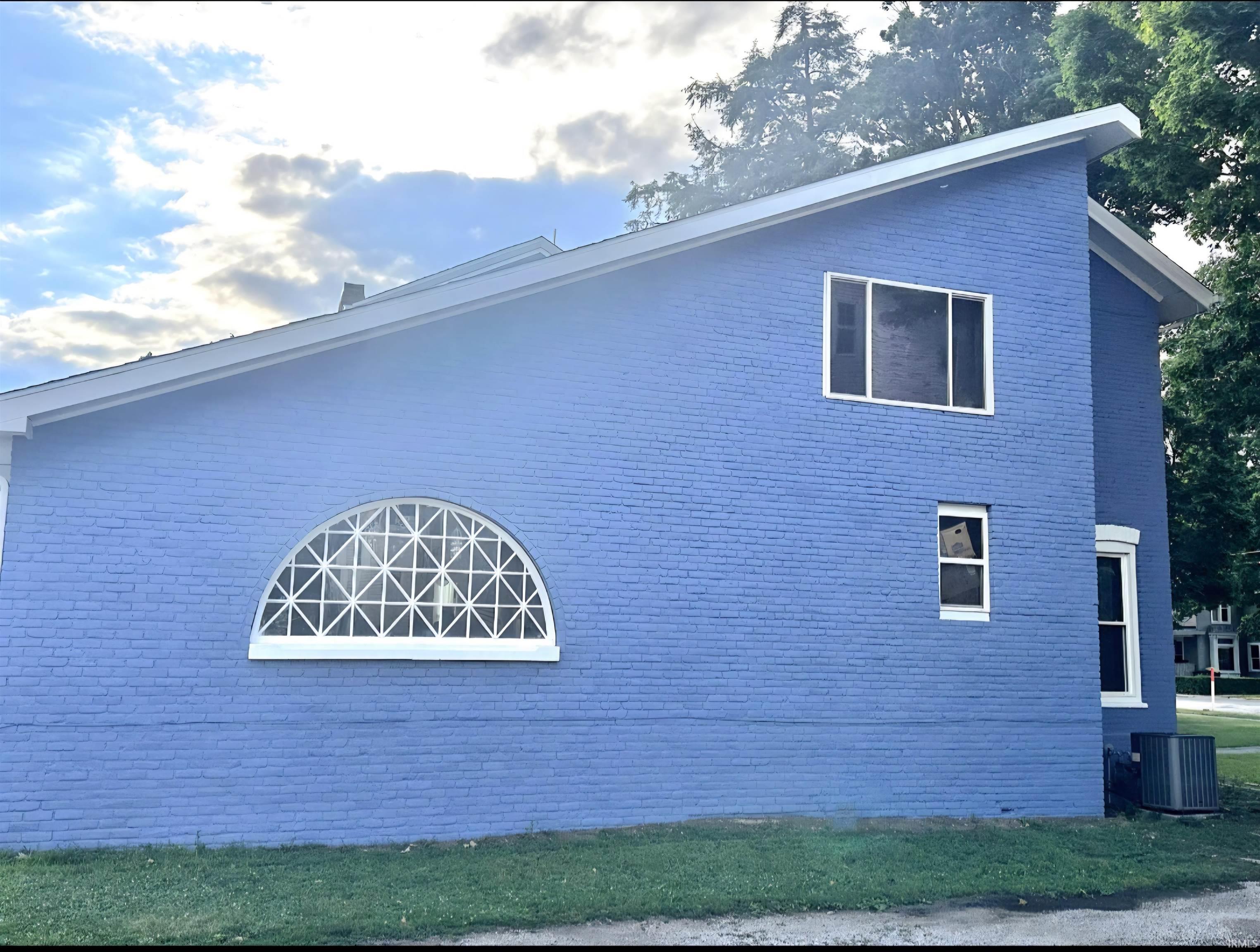 Photo 37 of 408 E Diamond Street