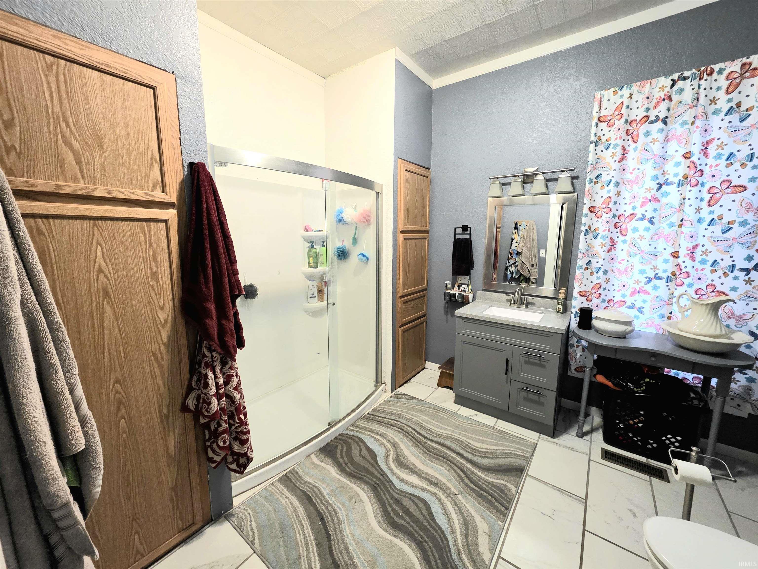 Photo 4 of 408 E Diamond Street