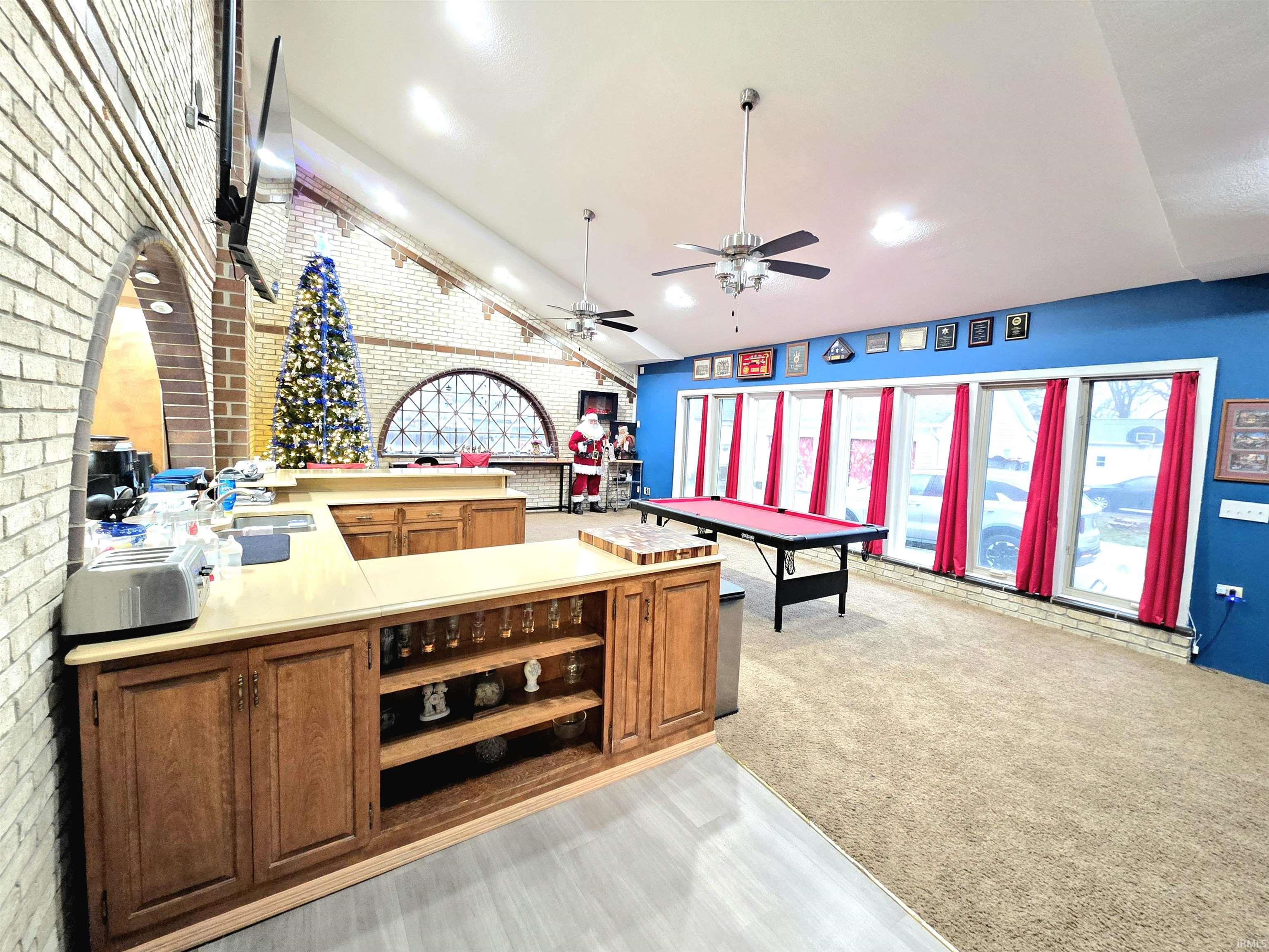 Photo 7 of 408 E Diamond Street