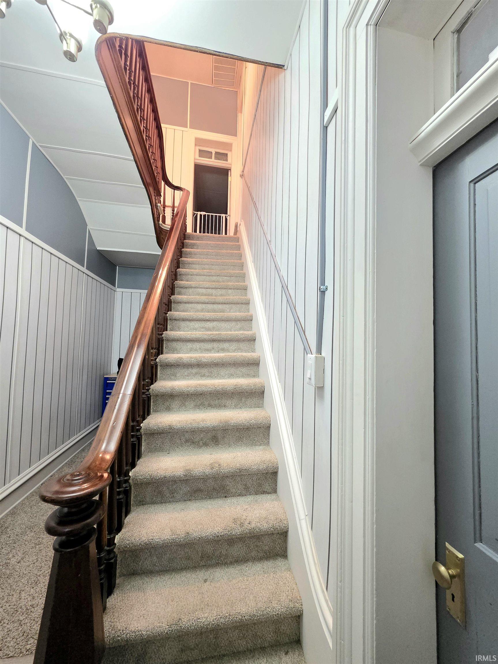 Photo 8 of 408 E Diamond Street