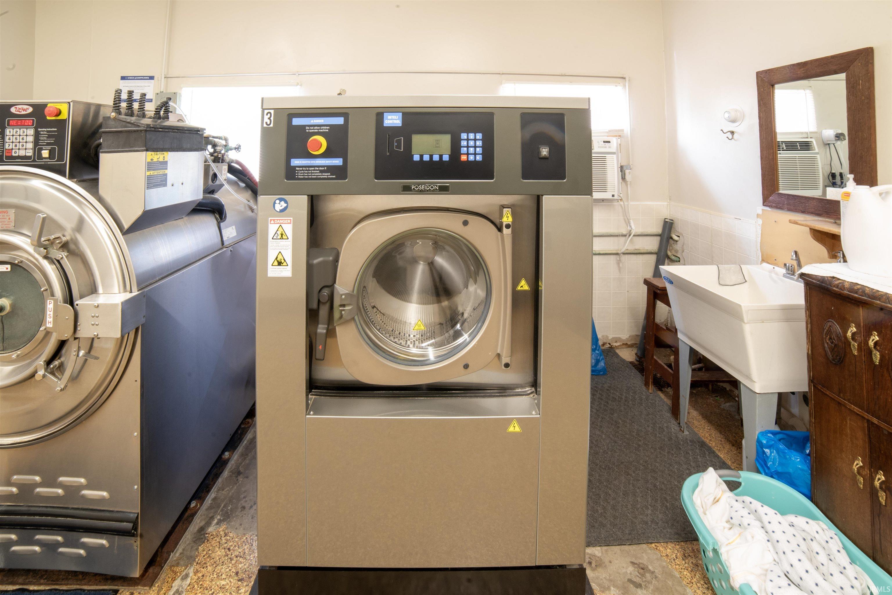 Photo 11 of 3820 E Bellefontaine Road