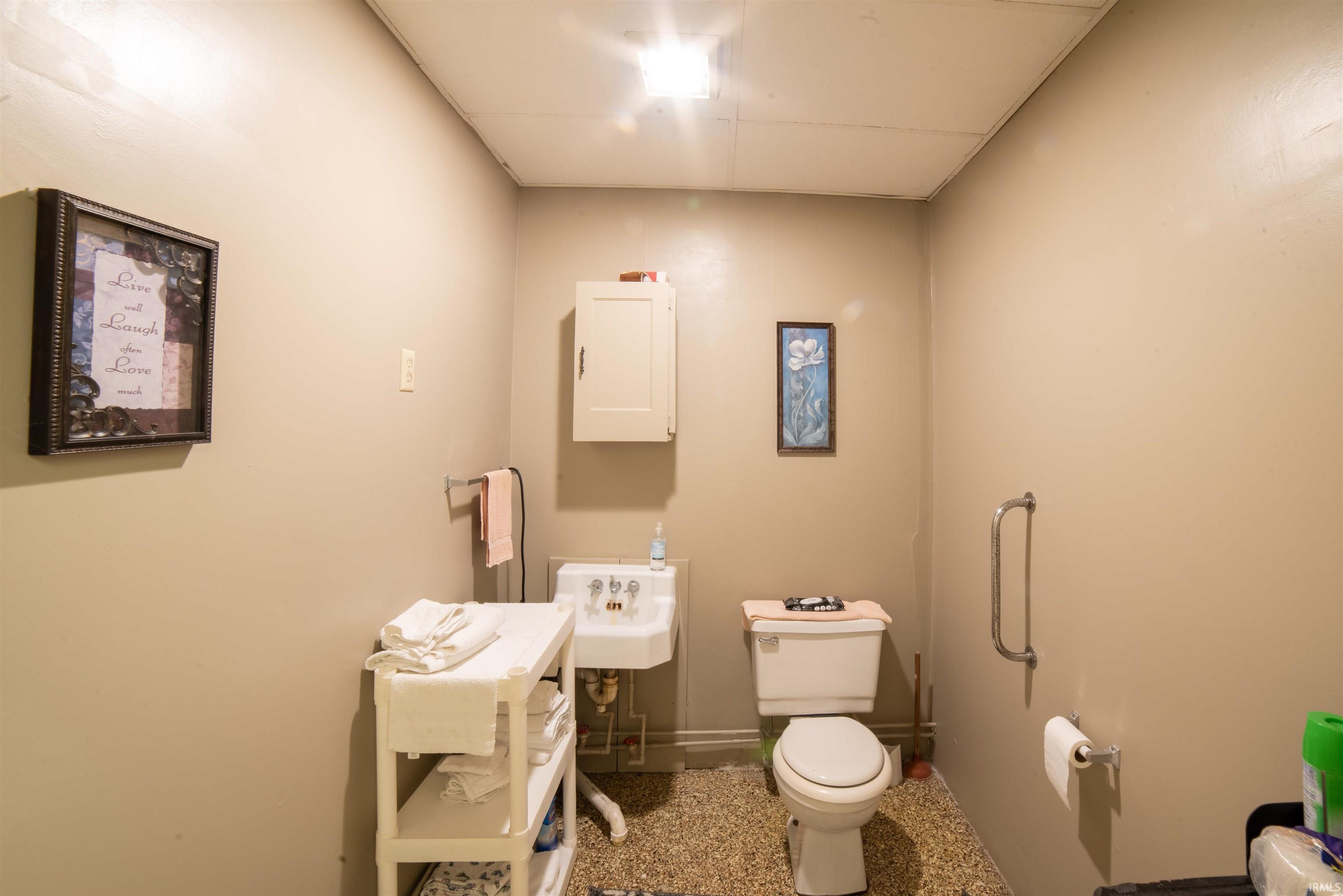 Photo 14 of 3820 E Bellefontaine Road