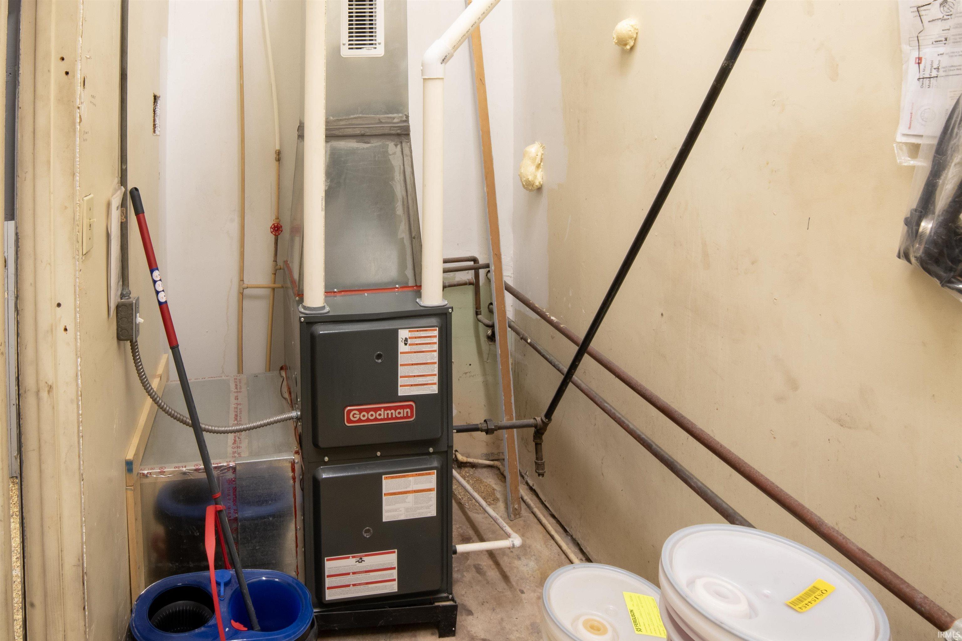 Photo 18 of 3820 E Bellefontaine Road