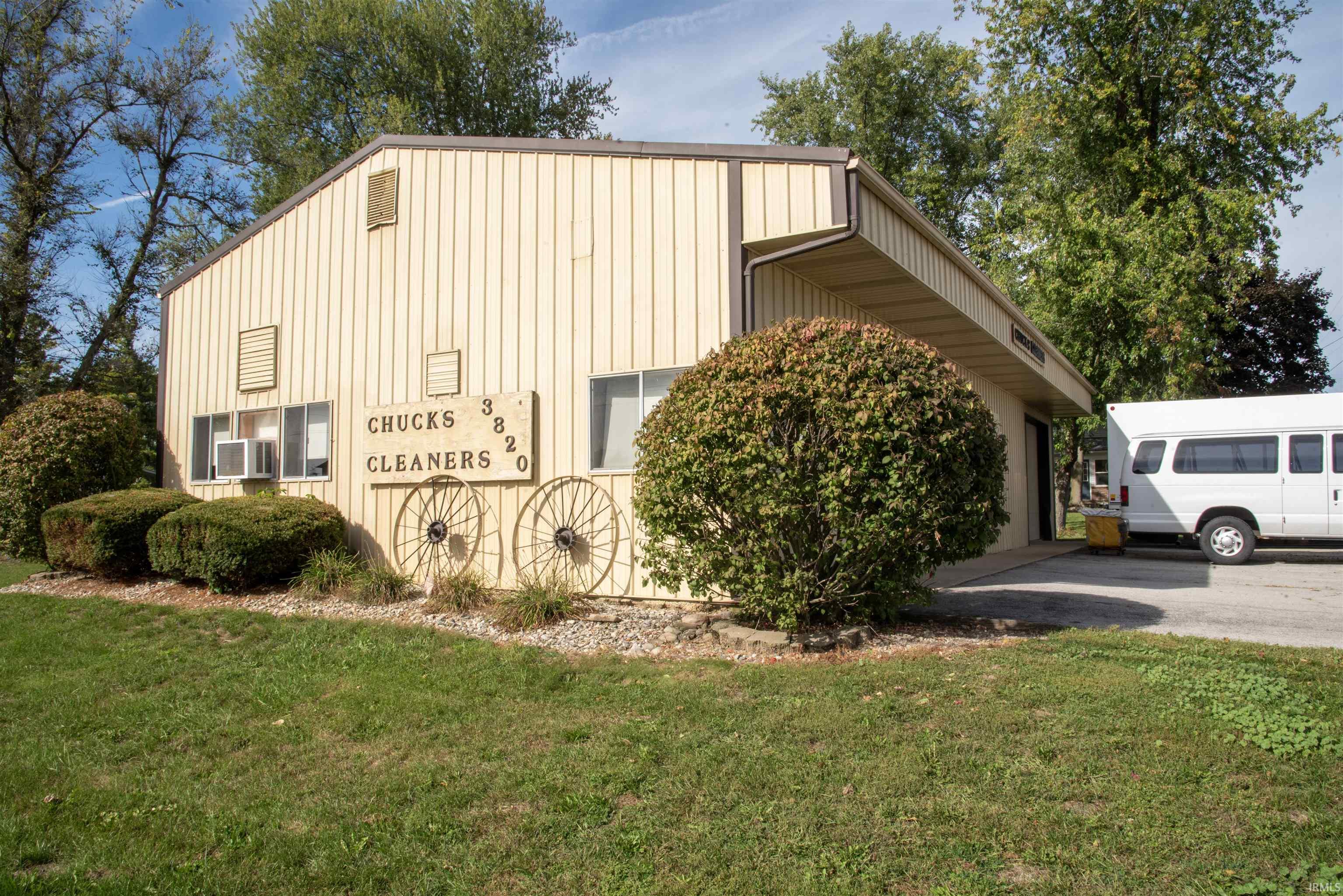 Photo 24 of 3820 E Bellefontaine Road