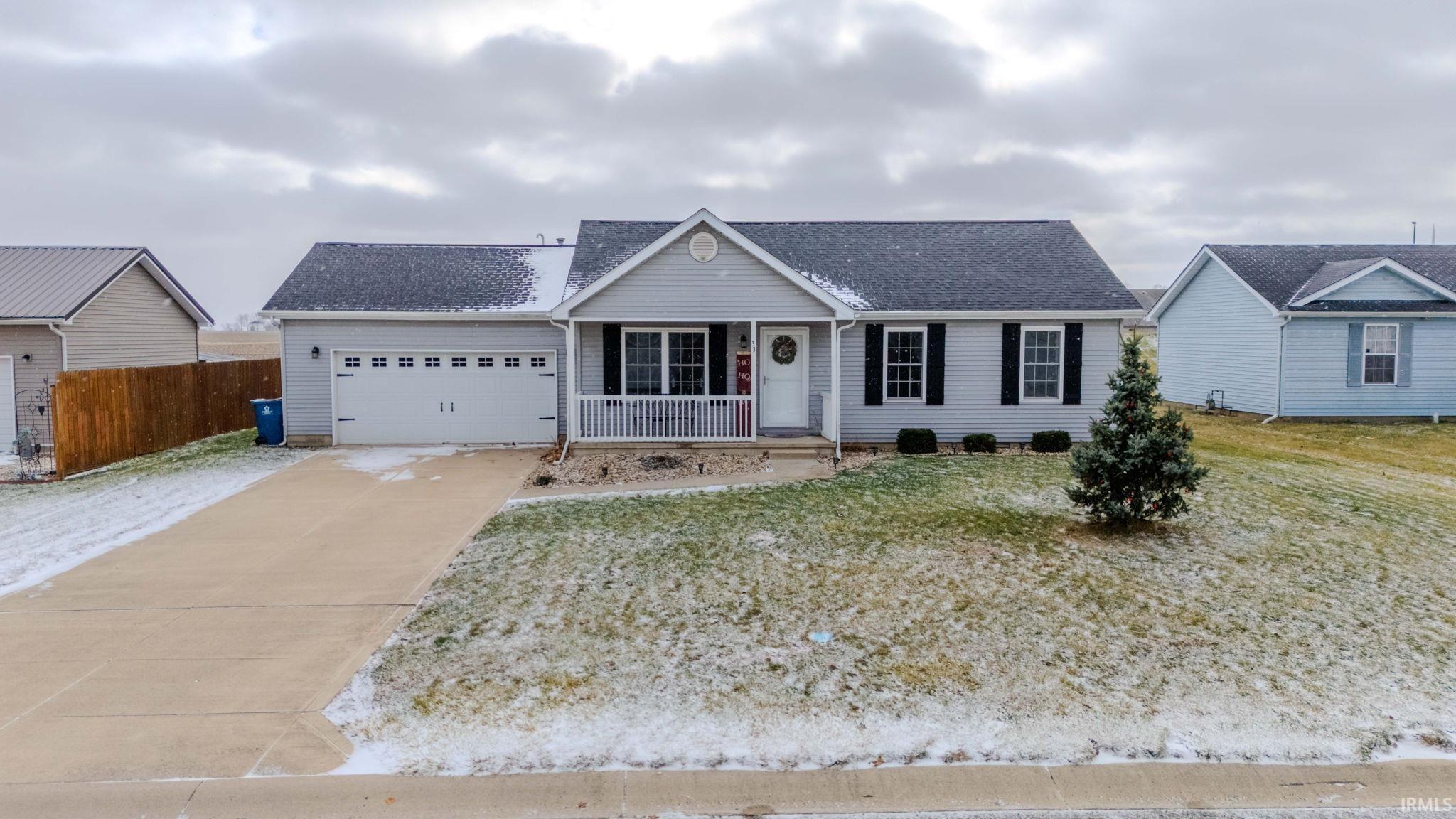 Photo 0 of 33 Chrysler Avenue