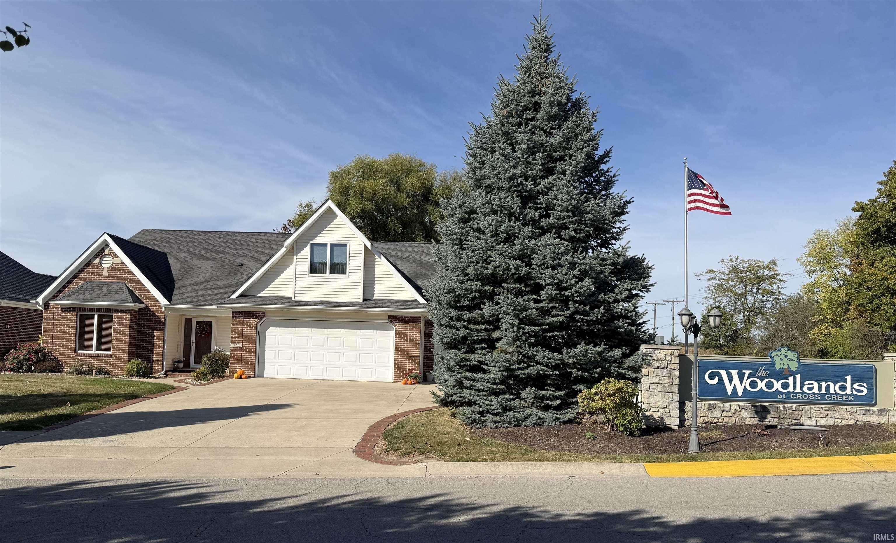 Photo 10 of 927 Woodridge Court