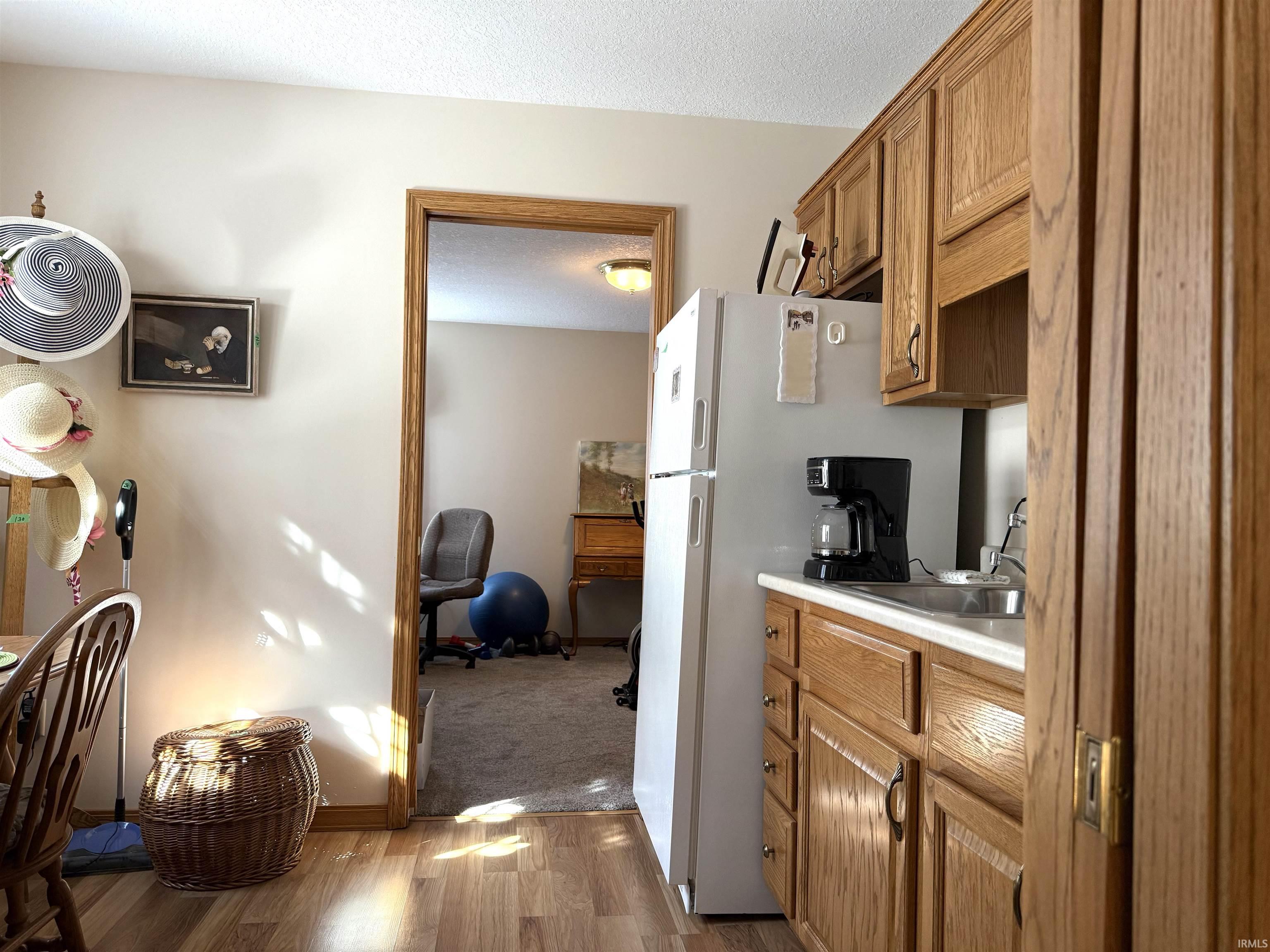 Photo 13 of 927 Woodridge Court