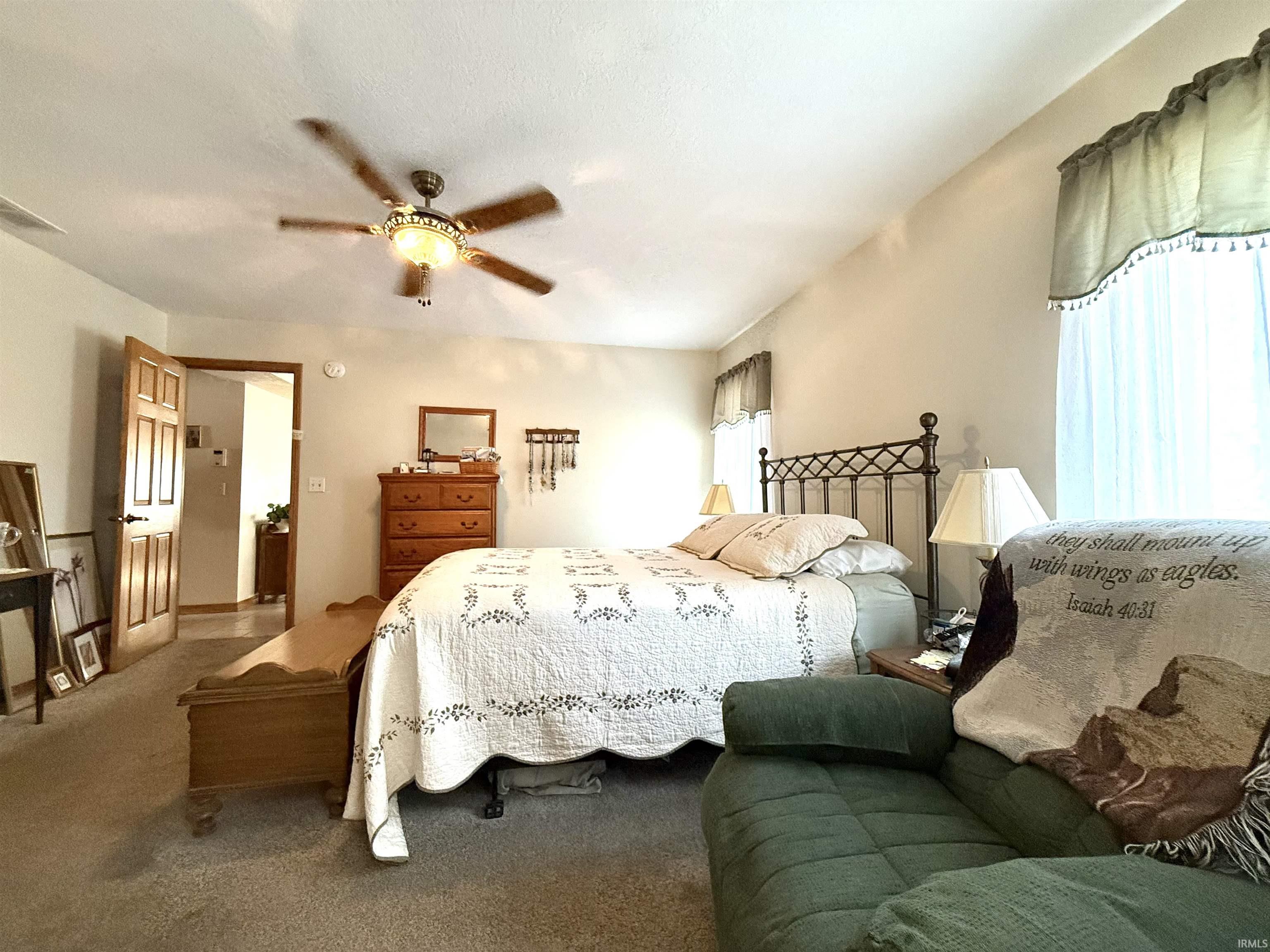 Photo 15 of 927 Woodridge Court