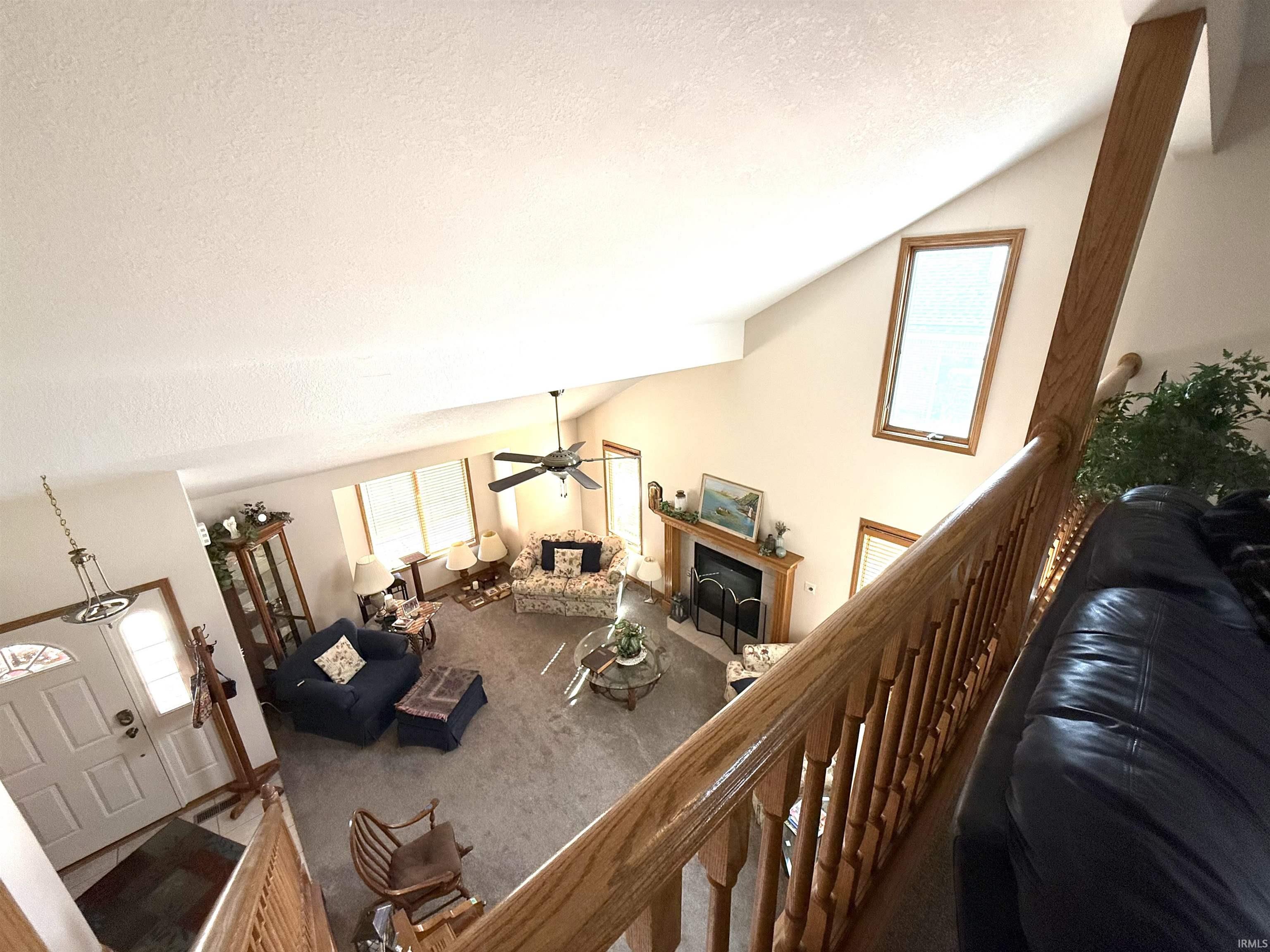 Photo 9 of 927 Woodridge Court