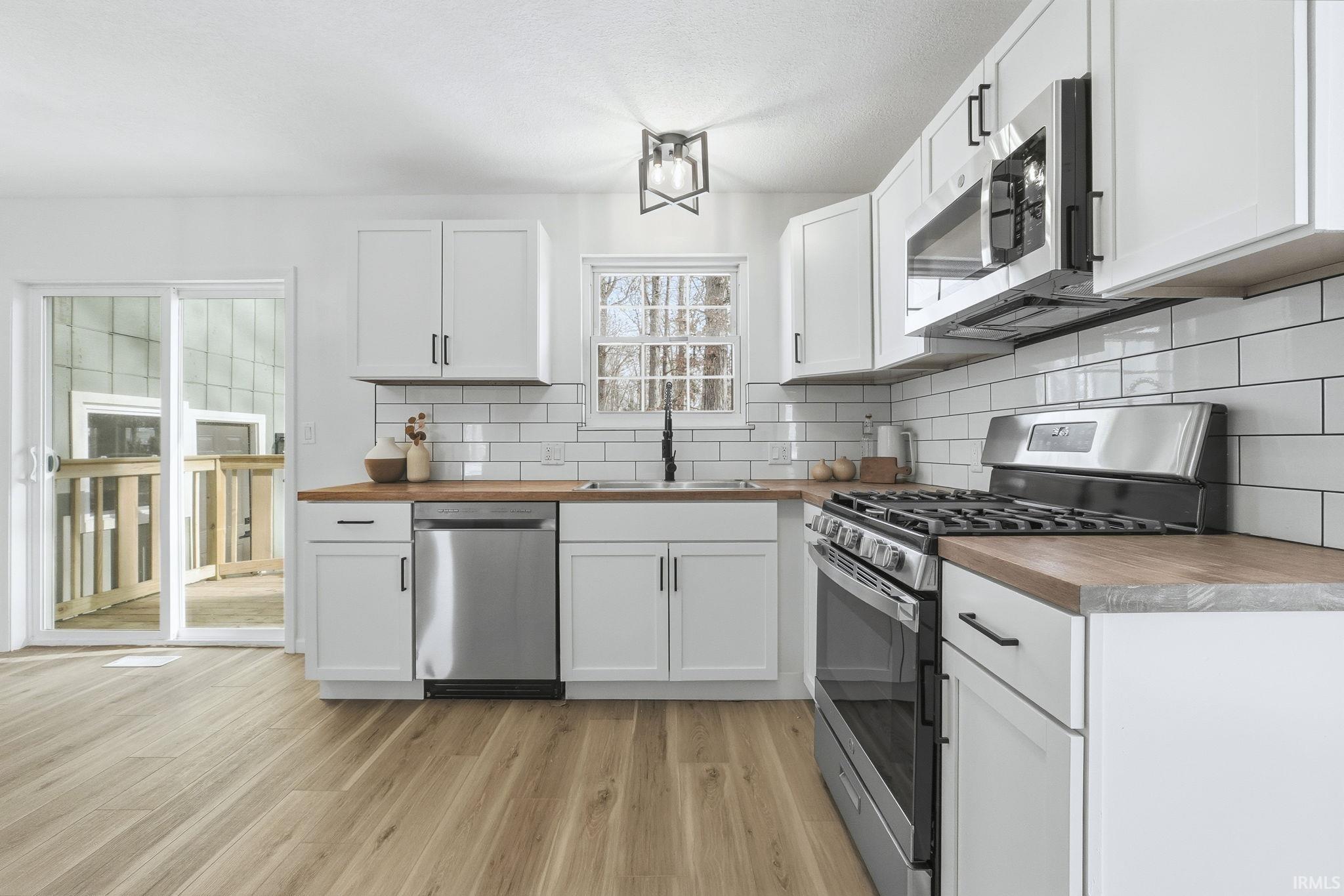 Photo 3 of 119 S Hadley Road