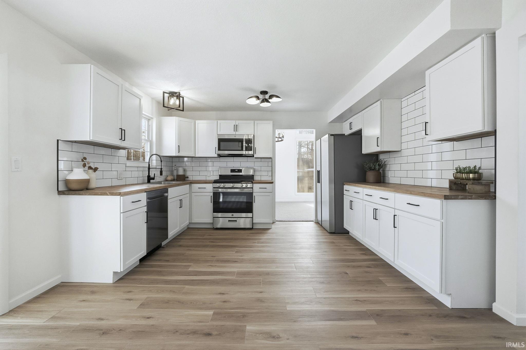 Photo 4 of 119 S Hadley Road