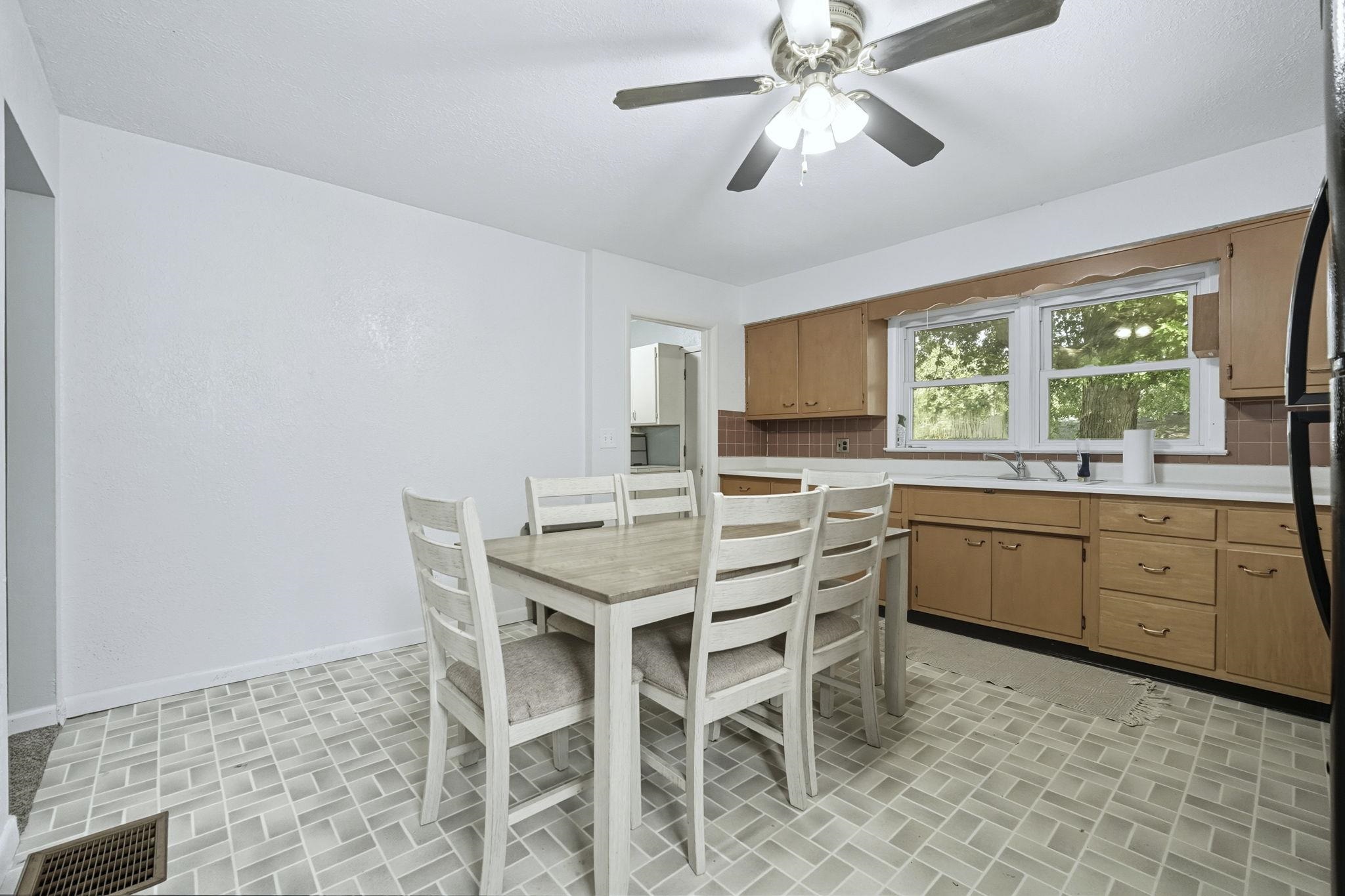 Photo 12 of 410 N Cedar Street